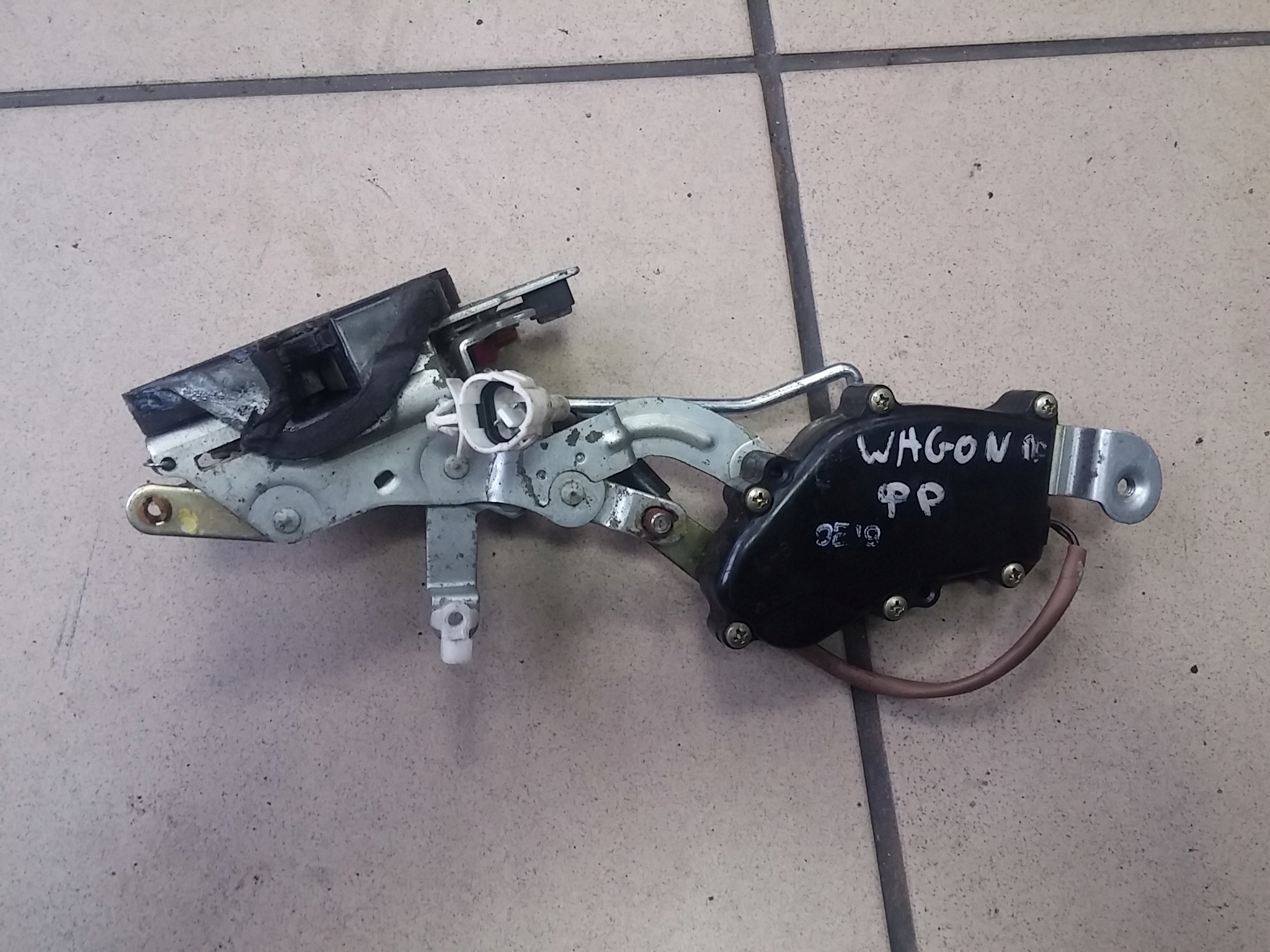 SUZUKI WAGON R+ 97-00 ZAMEK PRAWY PRZEDNI PP 2 PIN