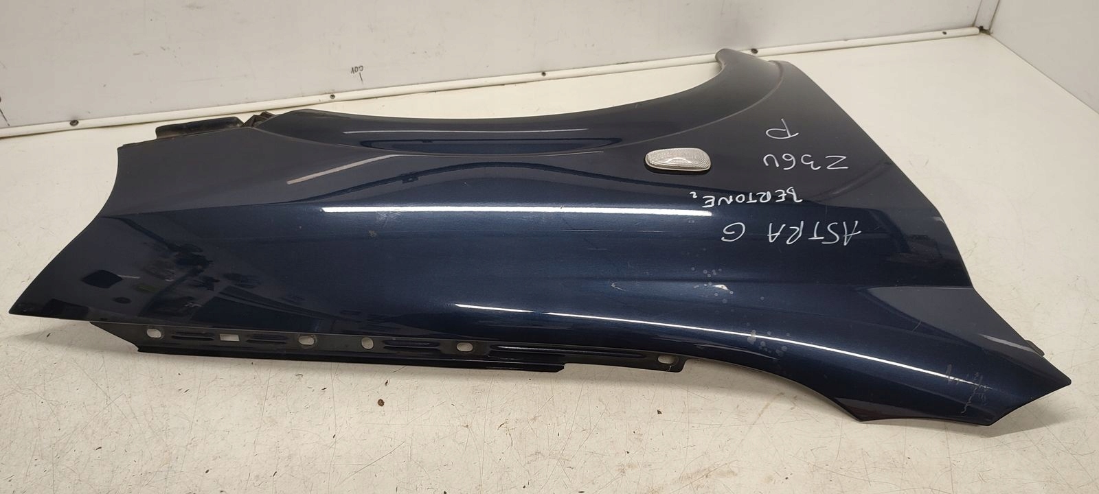 fender right front front Opel Astra G Z36U