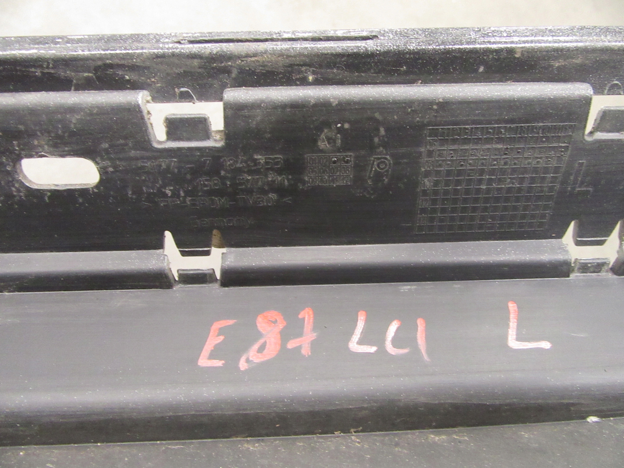 moulding cap threshold left BMW e87 LCI LIFT 354 Titansilber