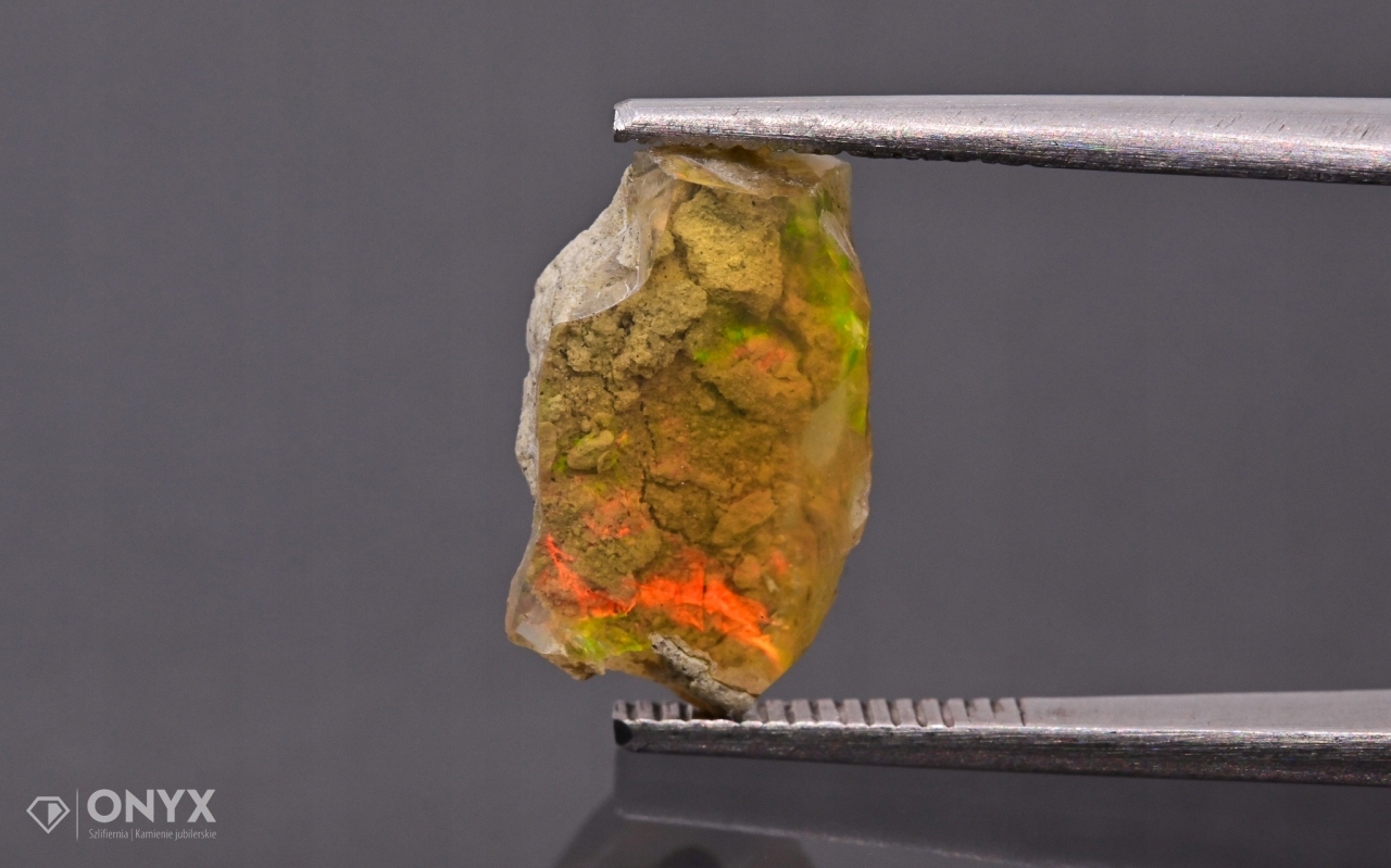 Opal z Etiopie hrudky 13,5x8 mm