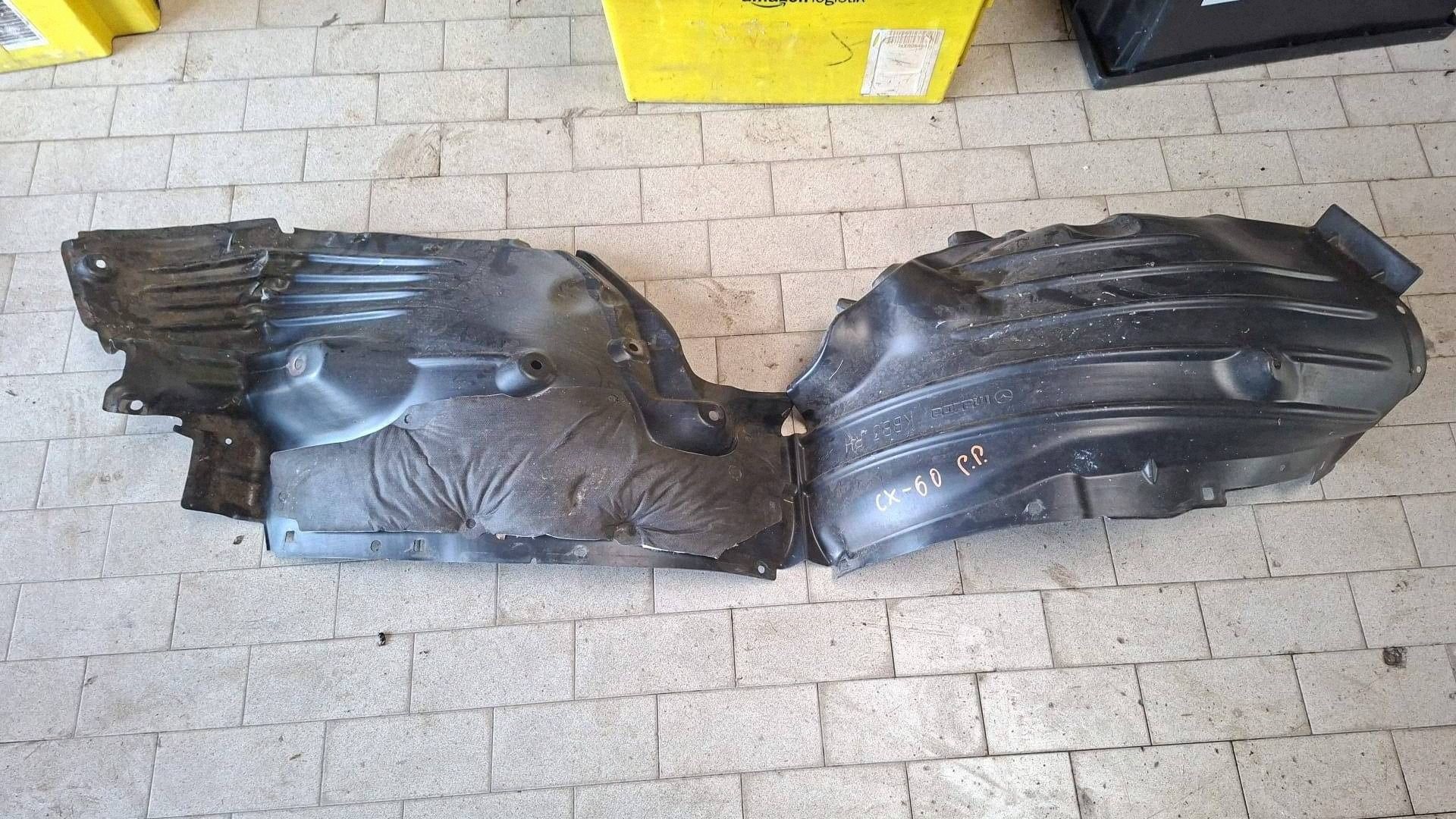 mudguard front front side left Mazda CX-60 damaged / wgniecione