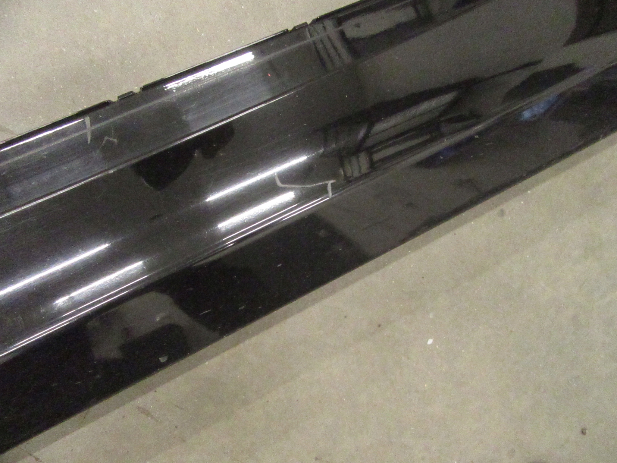 lišta prahová pravá BMW e81 e82 e87 e88 SCHWARZ II 2 668
