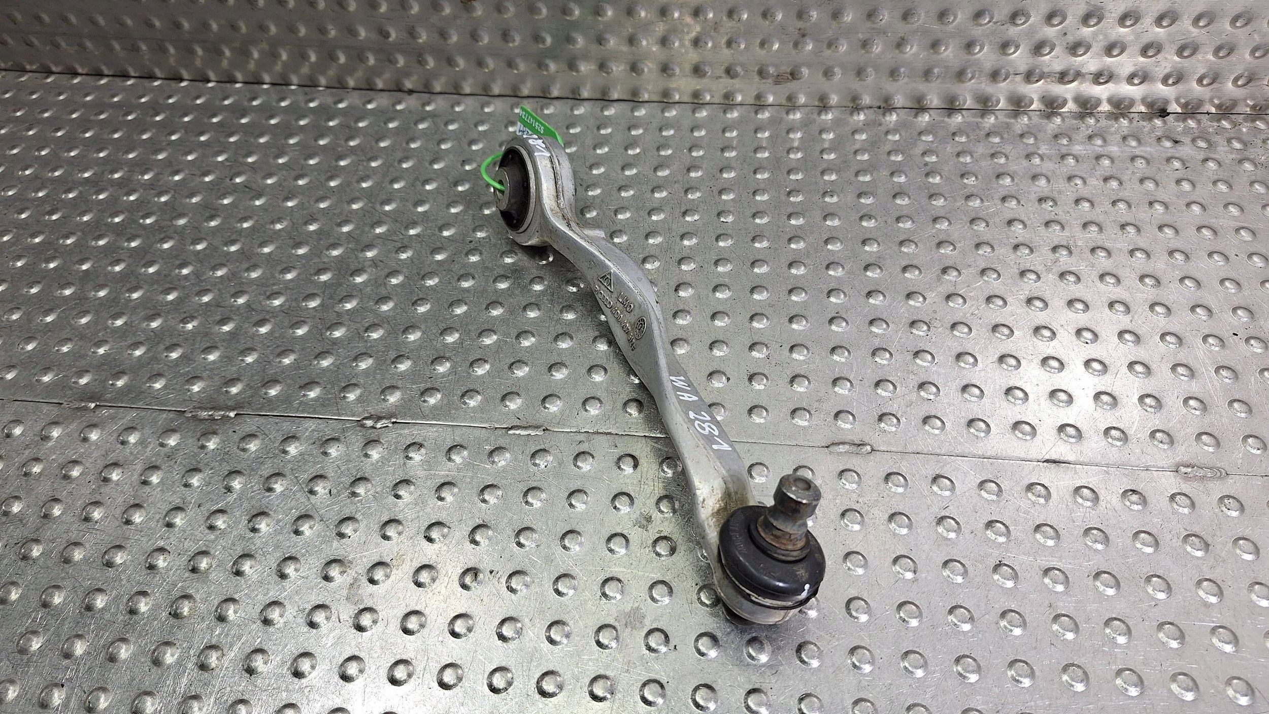 arm right front upper OE 4D0407512F AUDI A4 B6 A6 C5 PASSAT B5 SUPERB and
