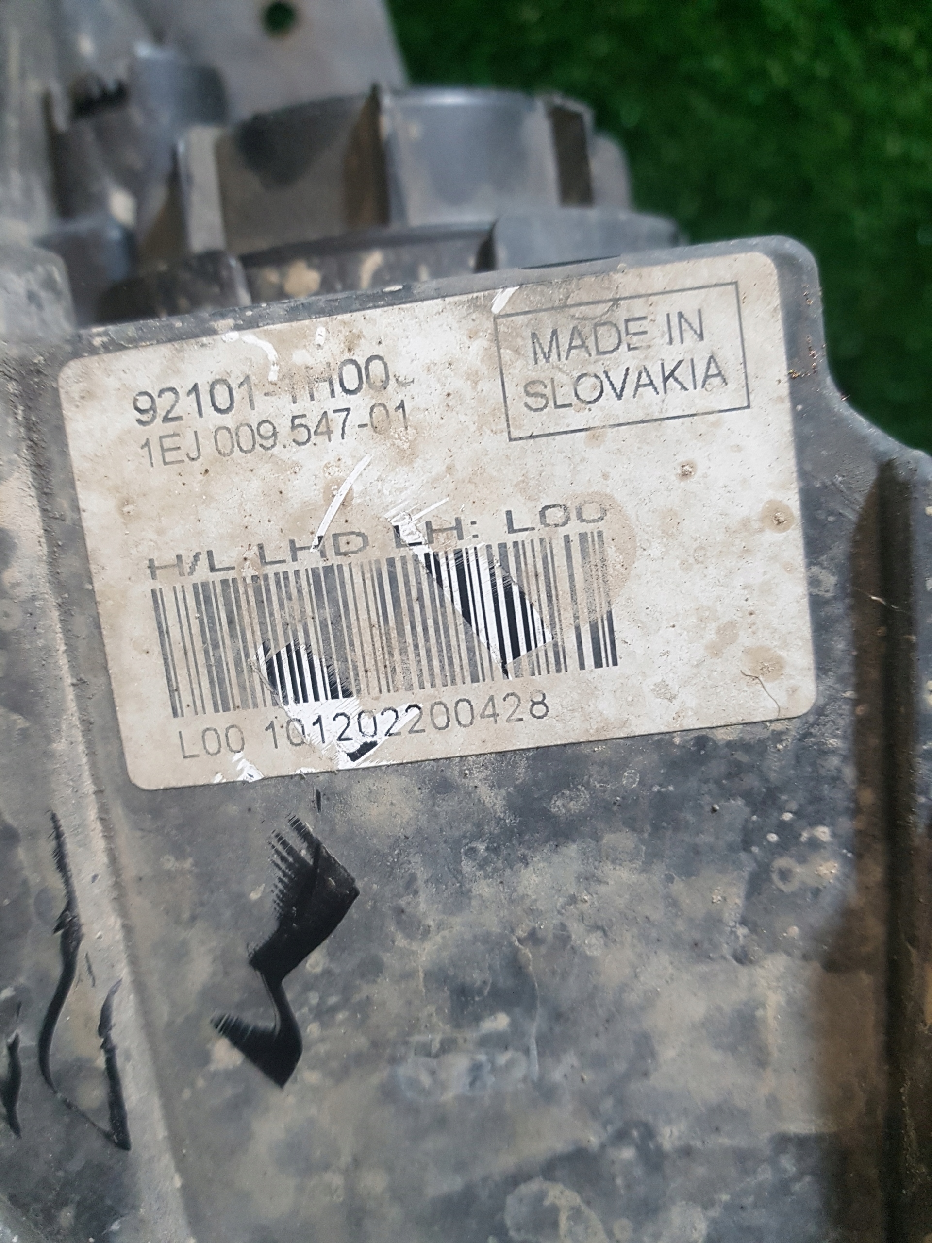 light left front KIA CEED 92101-1H00
