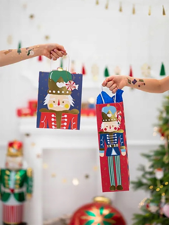TOREBKA NA PREZENTY DZIADEK DO ORZECHÓW 18cmx25cmx10,5cm Marka Party Deco