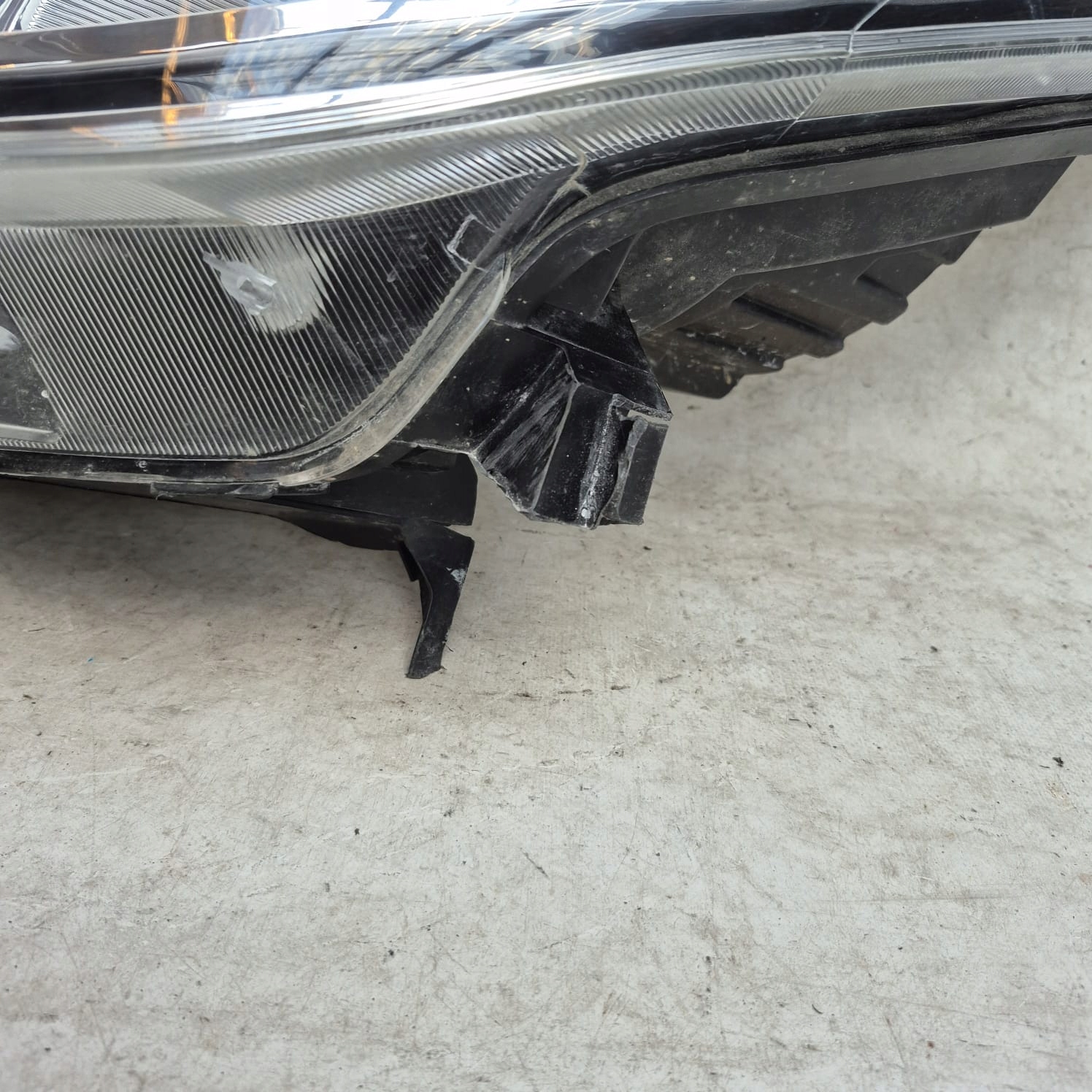 MAXUS EV30 DELIVER 3 III 2019- light left front front SV71-HL010L