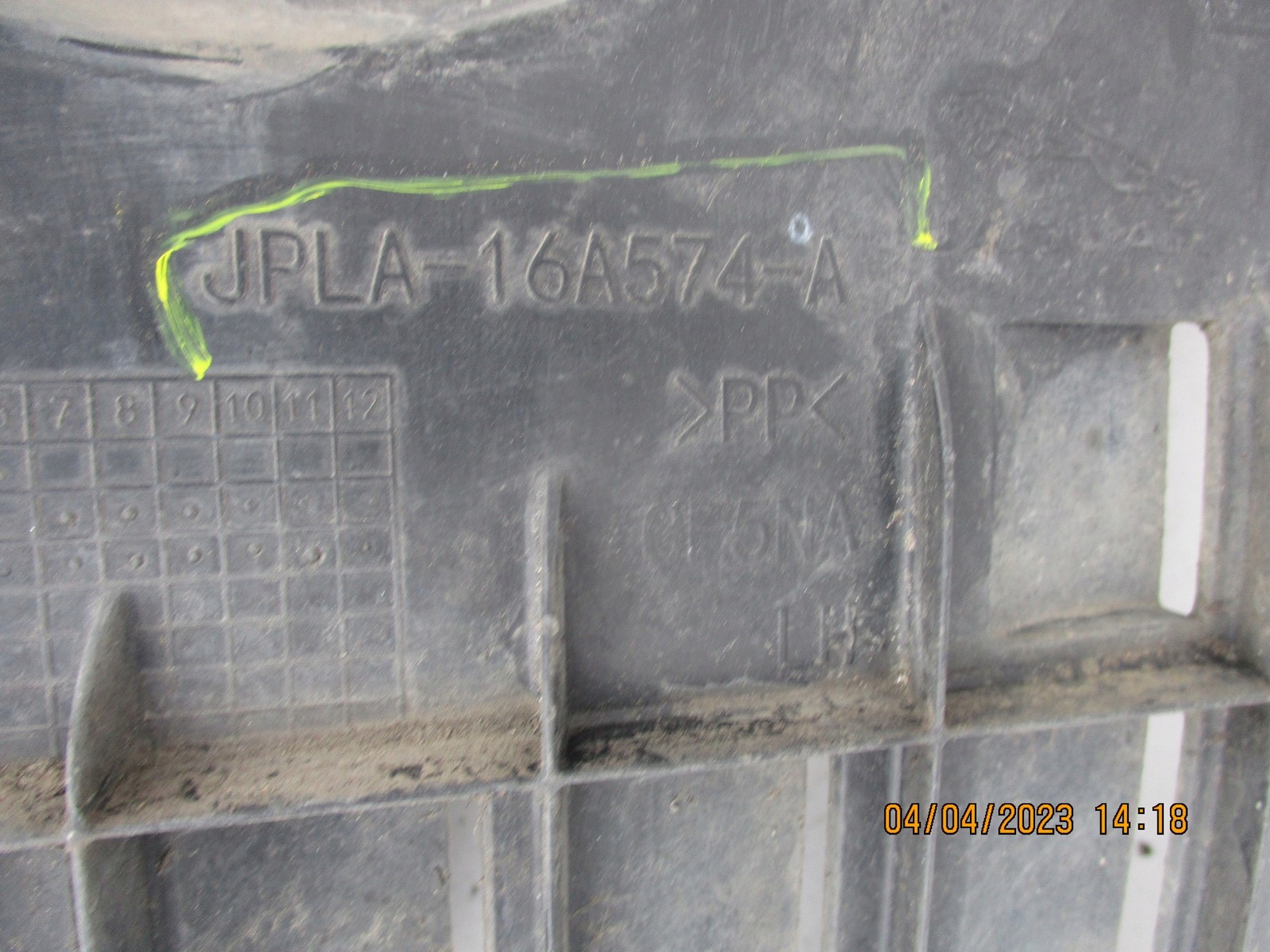 nadkole RANGE ROVER SPORT JPLA-16A574-A LEWE Producent części Land Rover OE