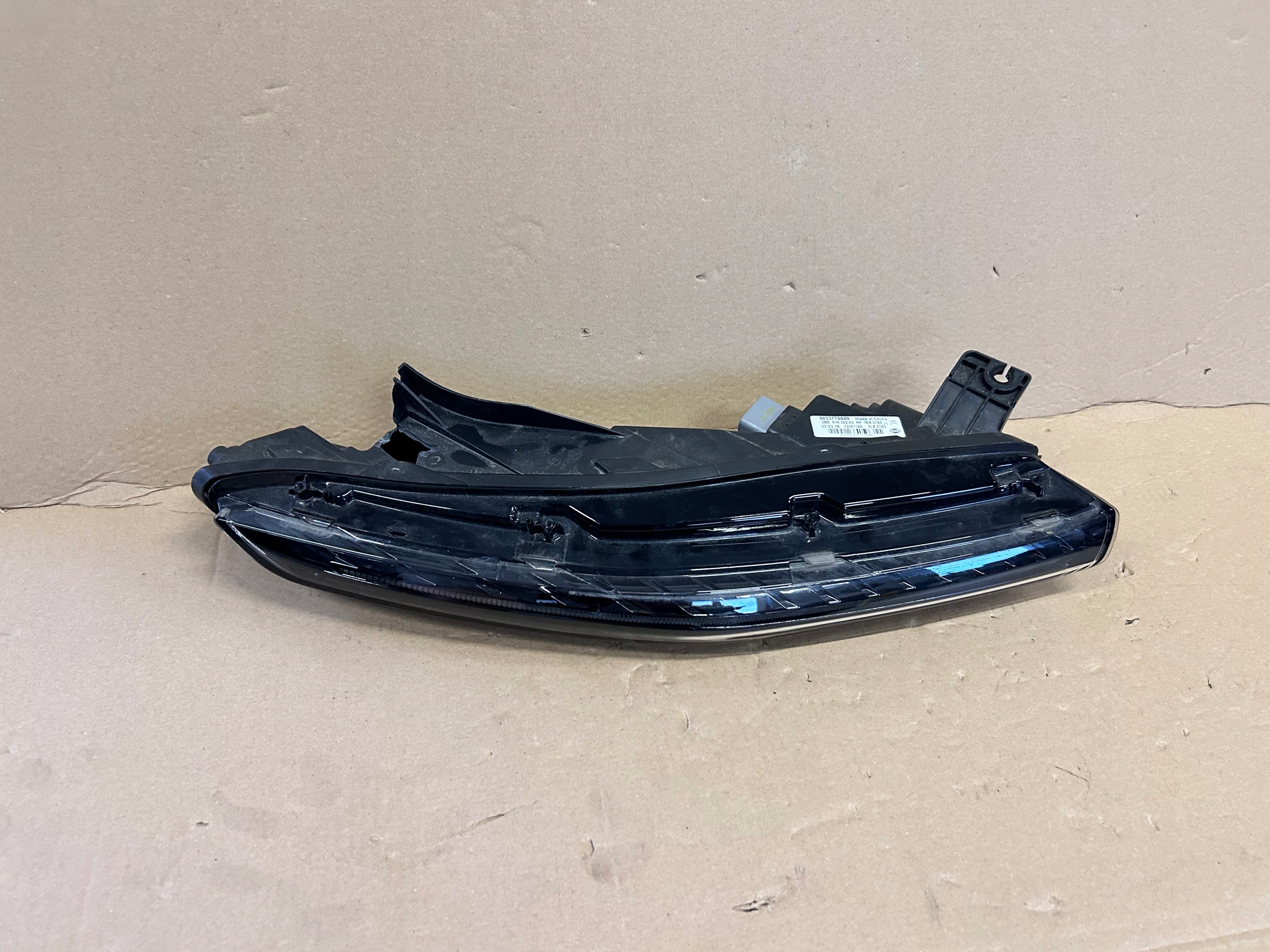 DRL right CITROEN C5X 9833775580 nr.0