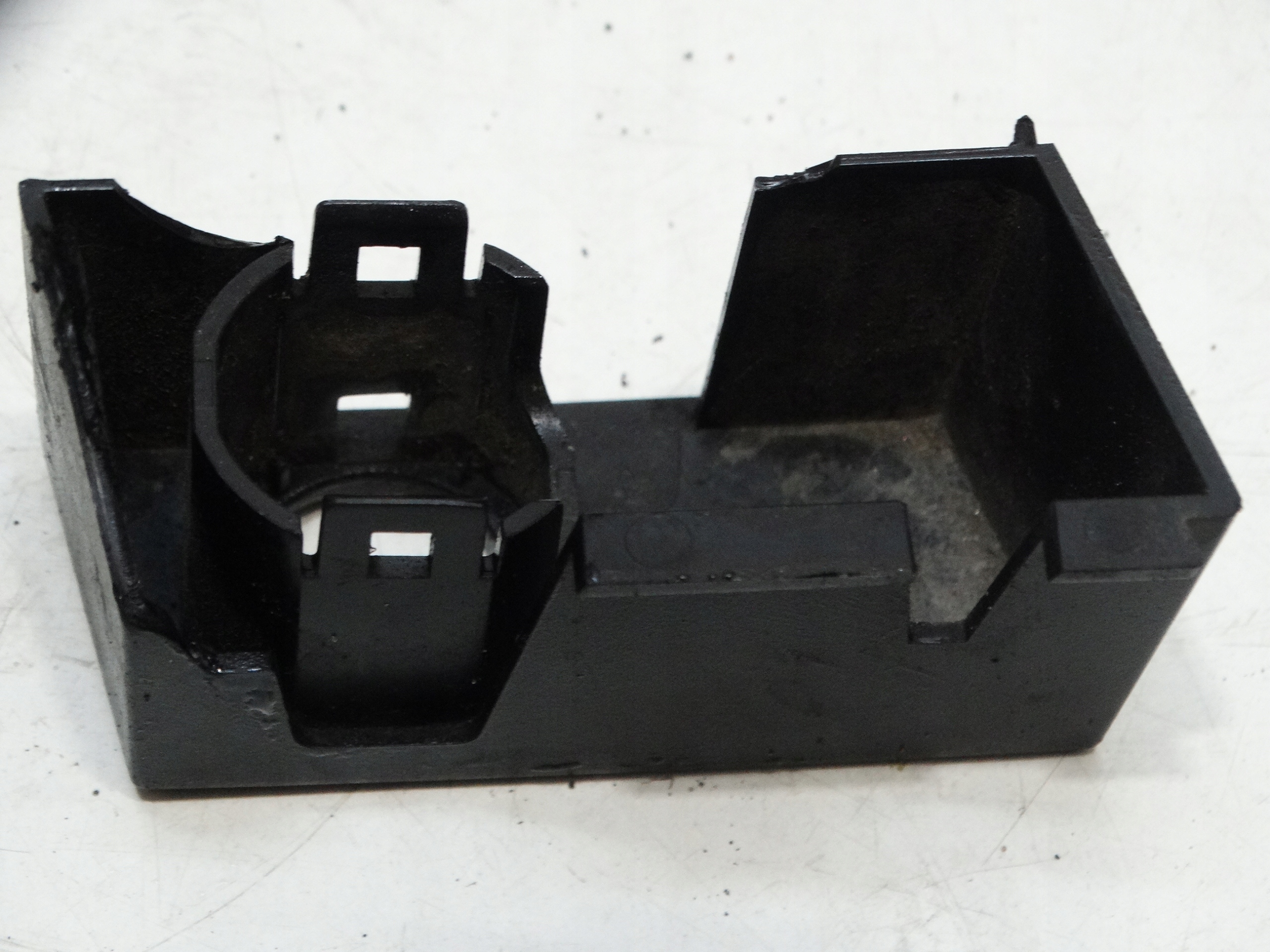 bracket KOSZYK of the sensor PDC left RENAULT SCENIC III 2.0 DCI 284520031R