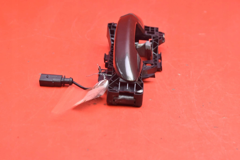 handle right front front LB8R 3C8839886 VW PASSAT CC LIFT 12-17
