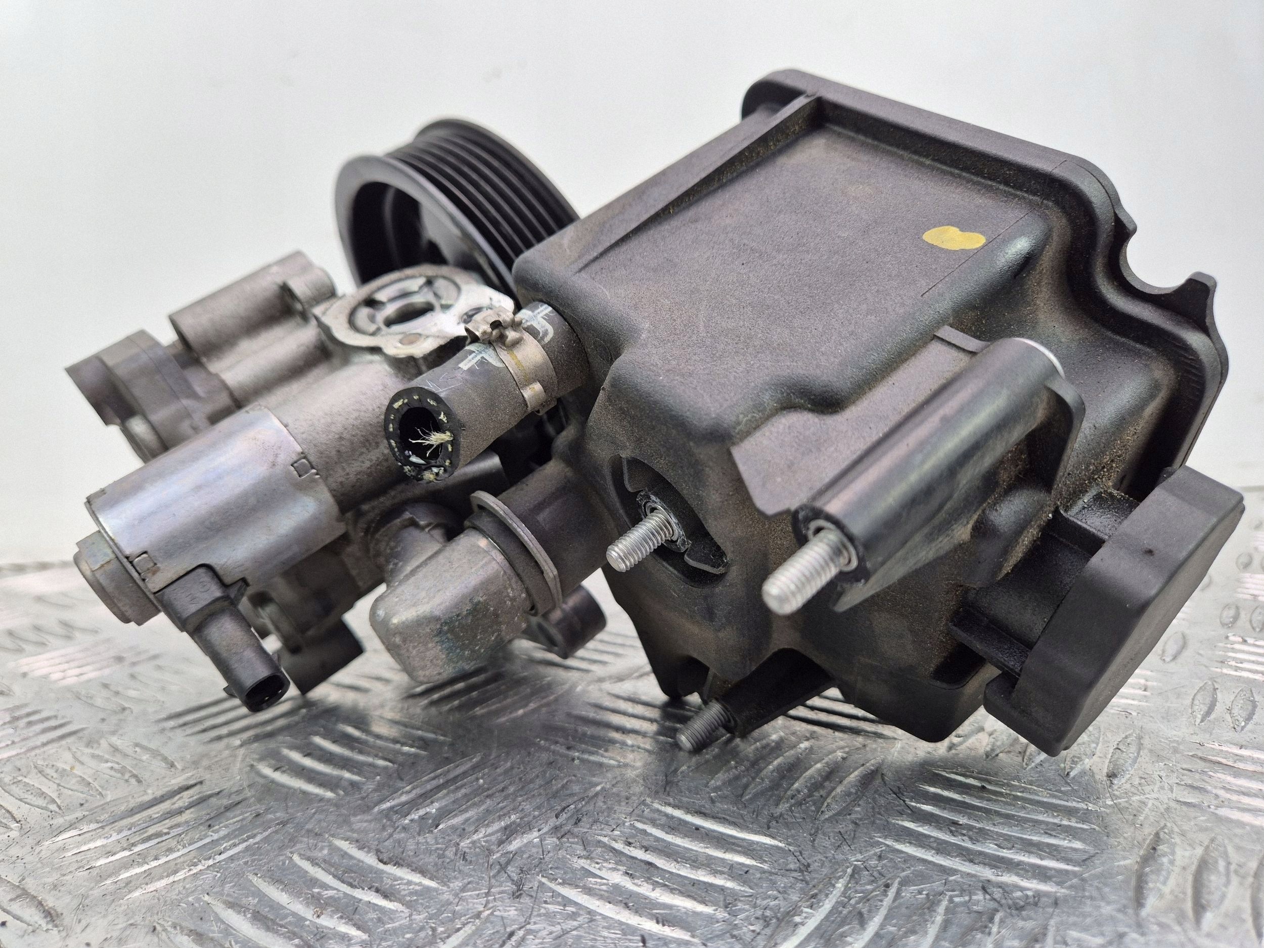 Mercedes E350 C207 W207 servo pump A0064664501