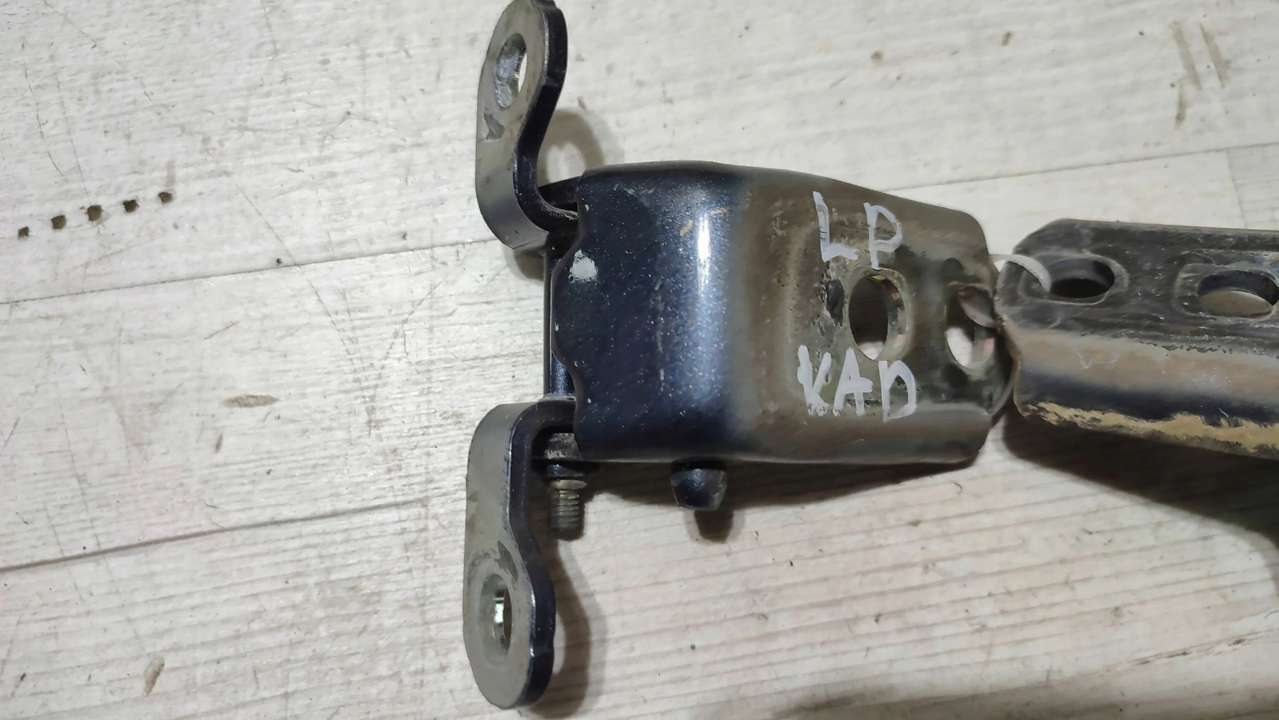 Renault Kadjar 17r 1.5dci front side left hinges