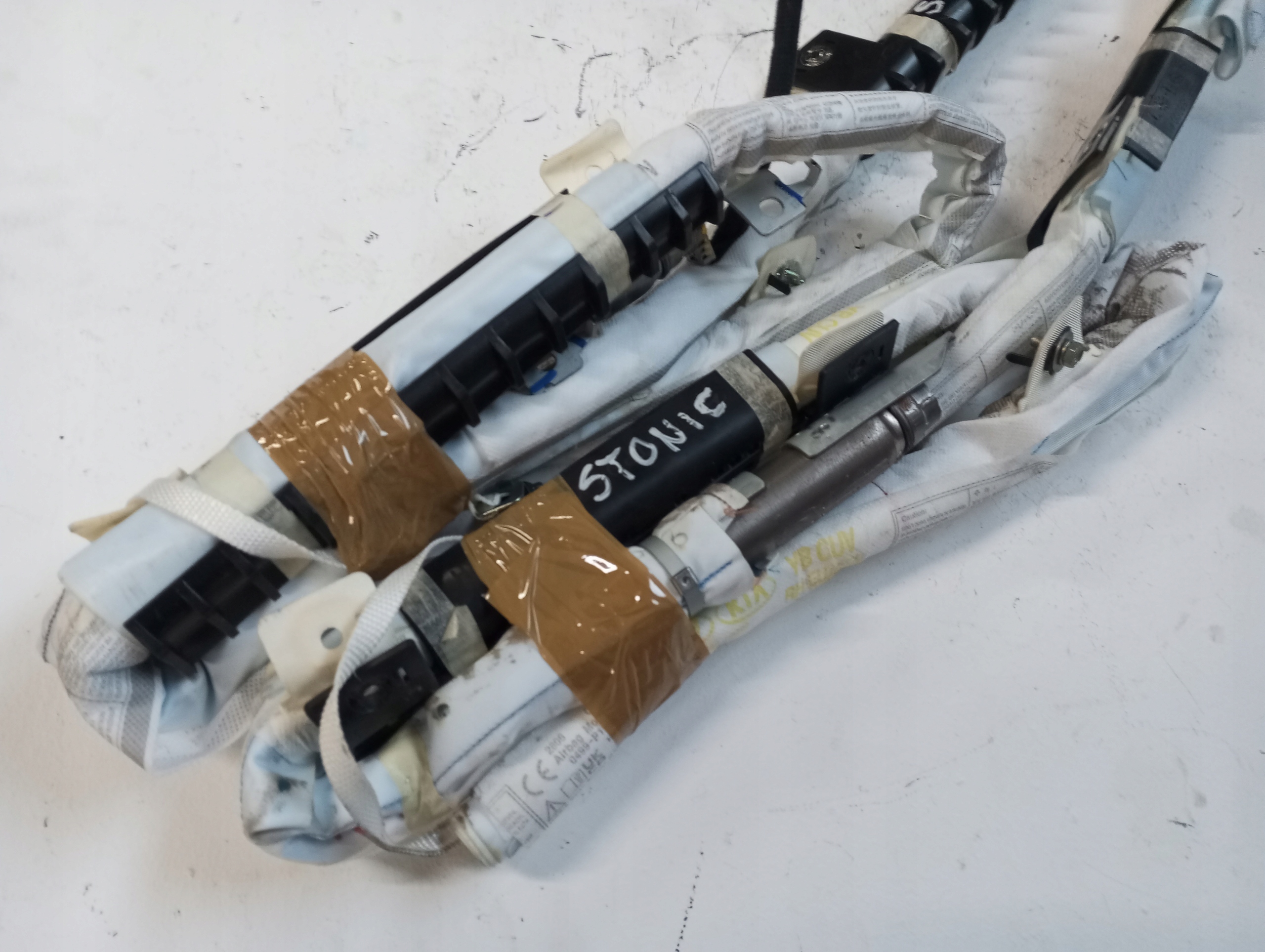 пиропатрон правая левый kia STONIC РЕСТАЙЛИНГ зад