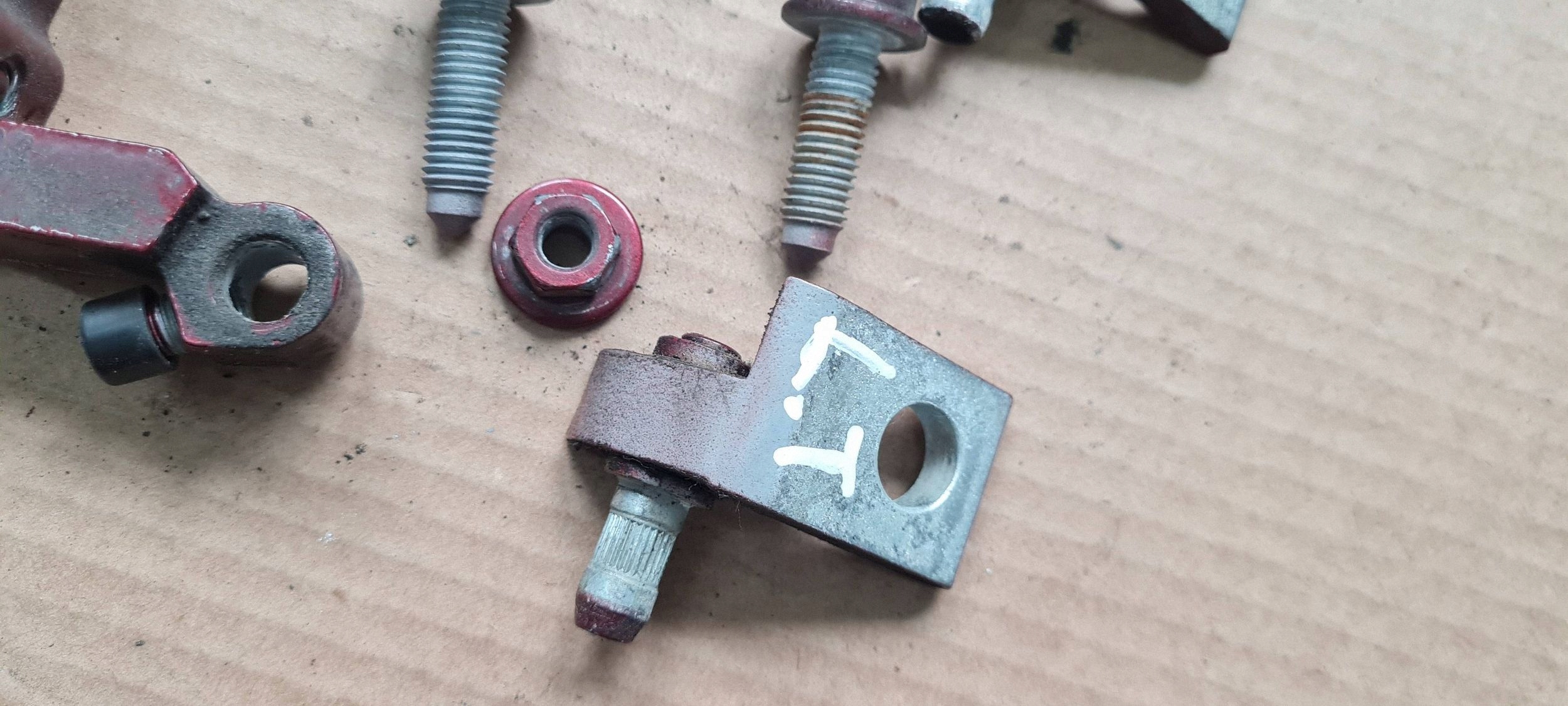 A4 B9 8W S4 hinge hinges door left left rear part rear. KOMPLET LY3S