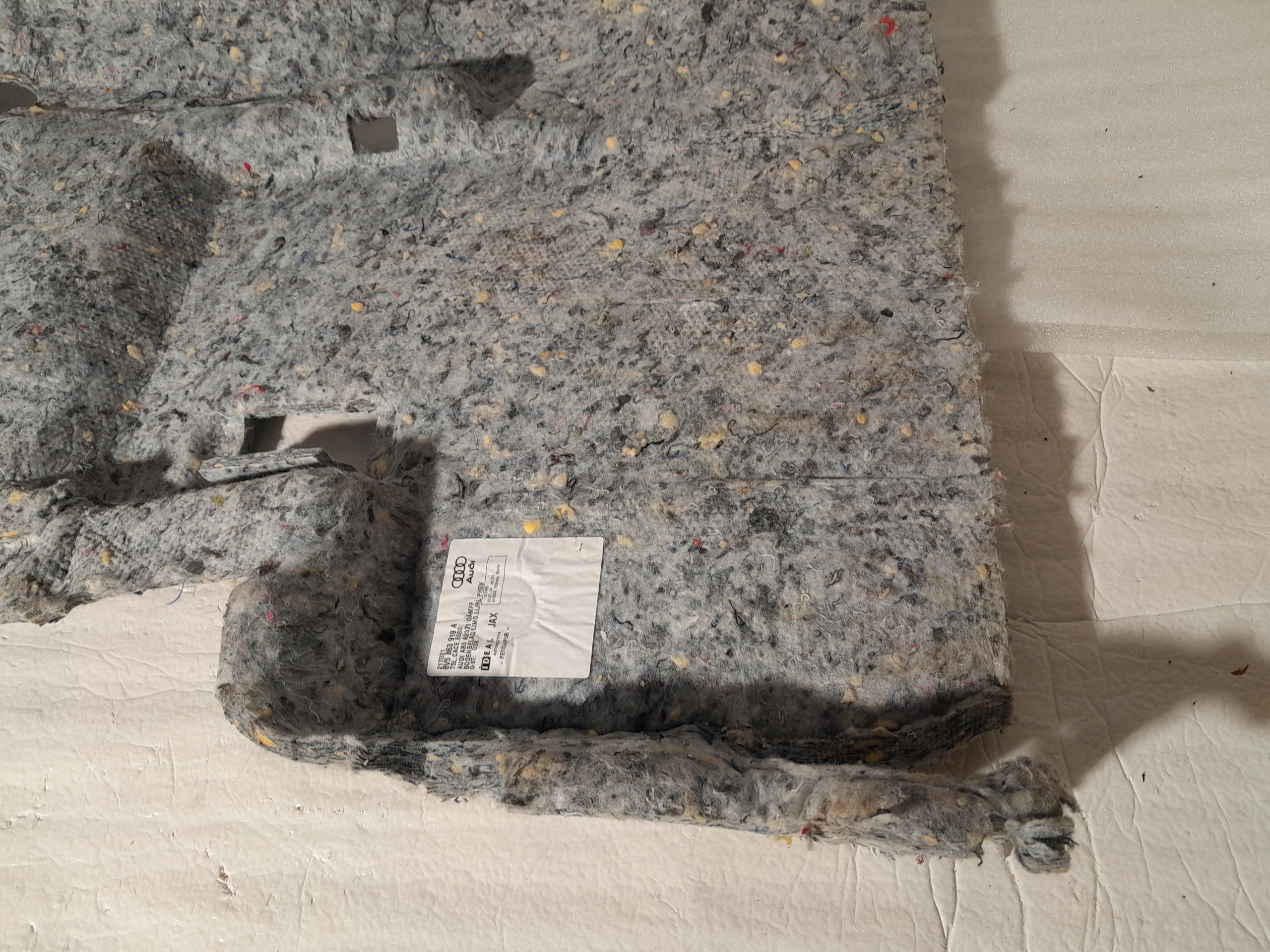 AUDI A3 S3 8V hangszigetelő emelet 8V5863919A