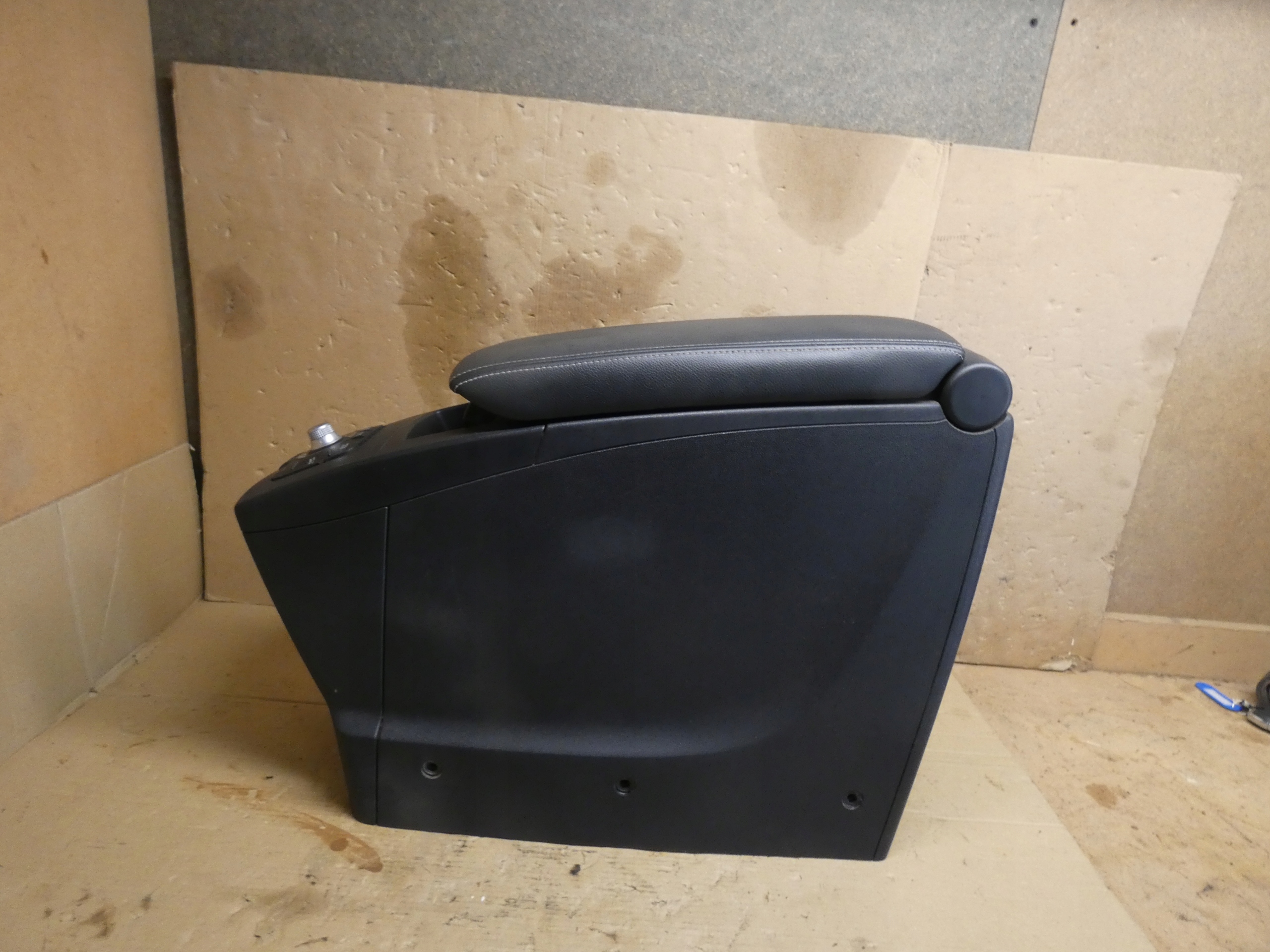 armrest RENAULT SCENIC III 8127320