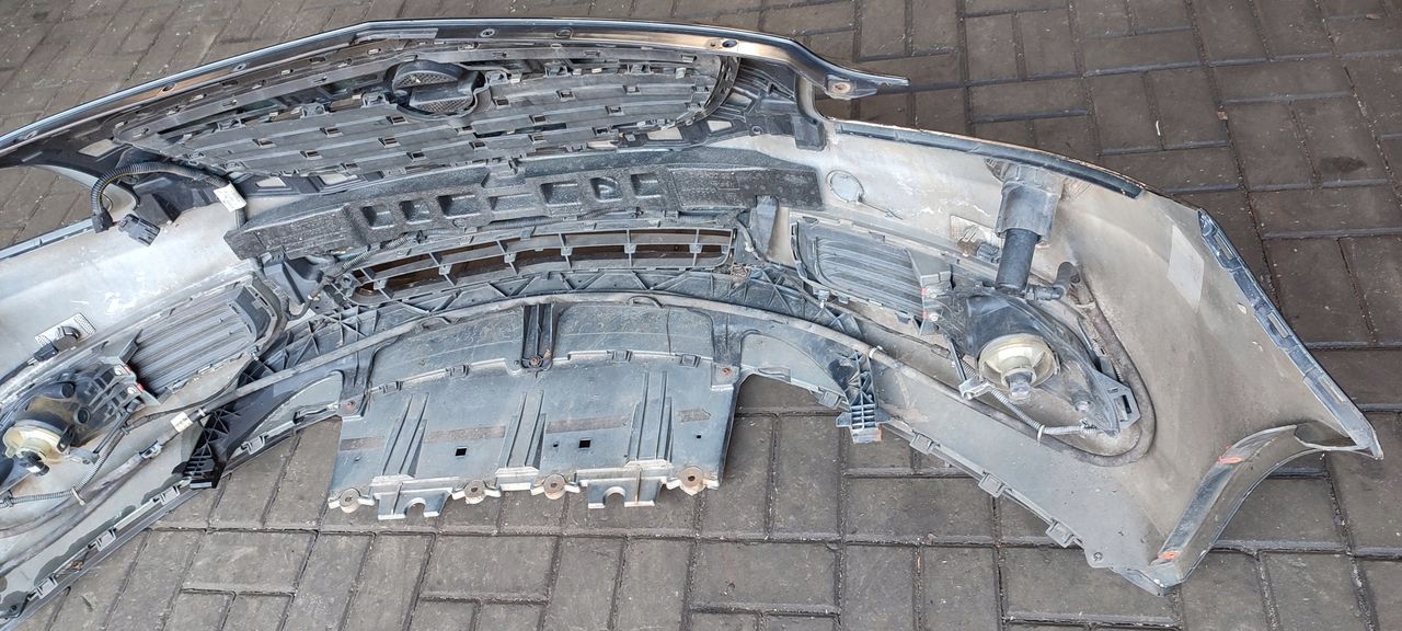bumper front front PDC Opel Insignia 2,0 CITD kombi Z22C