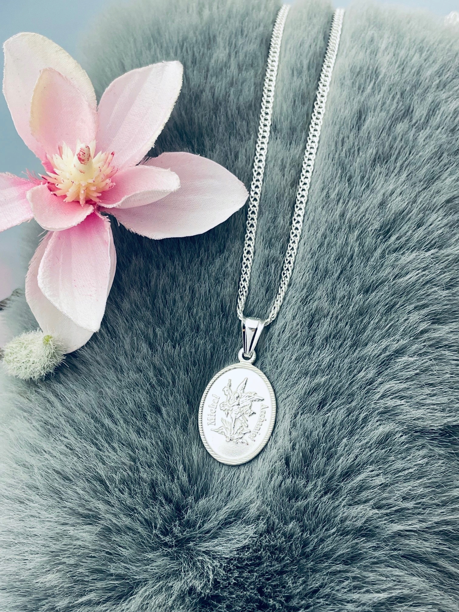 Stříbrný komplet náhrdelník řetízek s rombo přívěskem Archanděl Michael