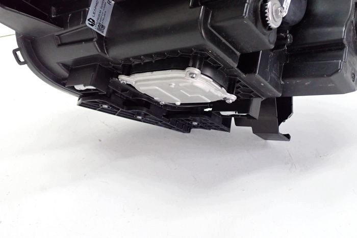 LEAPMOTOR T03 FULL LED 20- reflektor droite feu droit