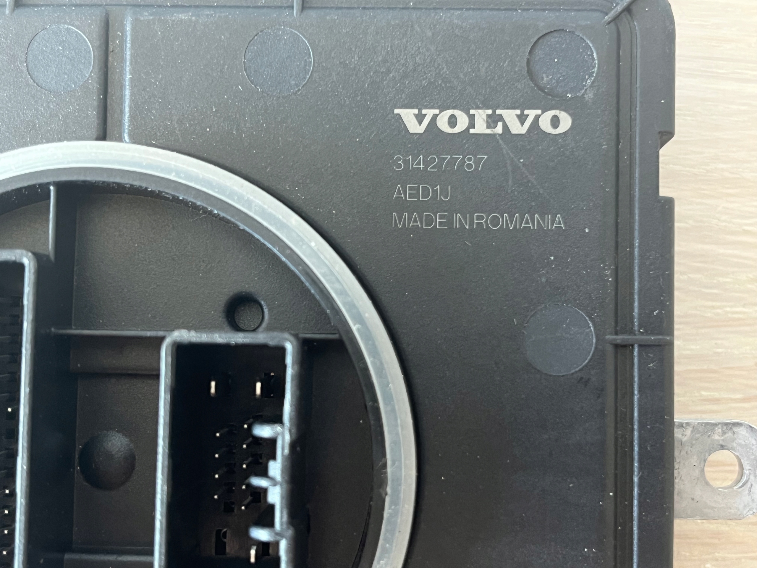 PRZETWORNICA MODUŁ LED VOLVO XC60 XC90 FUL LED MID Producent części Volvo OE