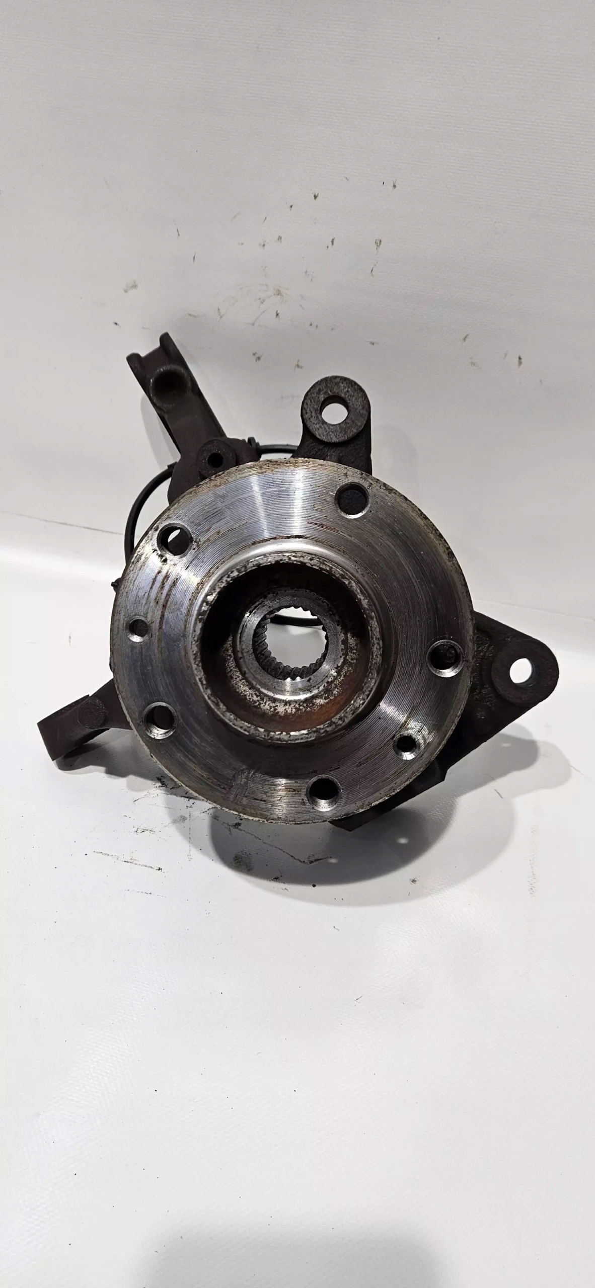 поворотный кулак Dacia Duster 10-17