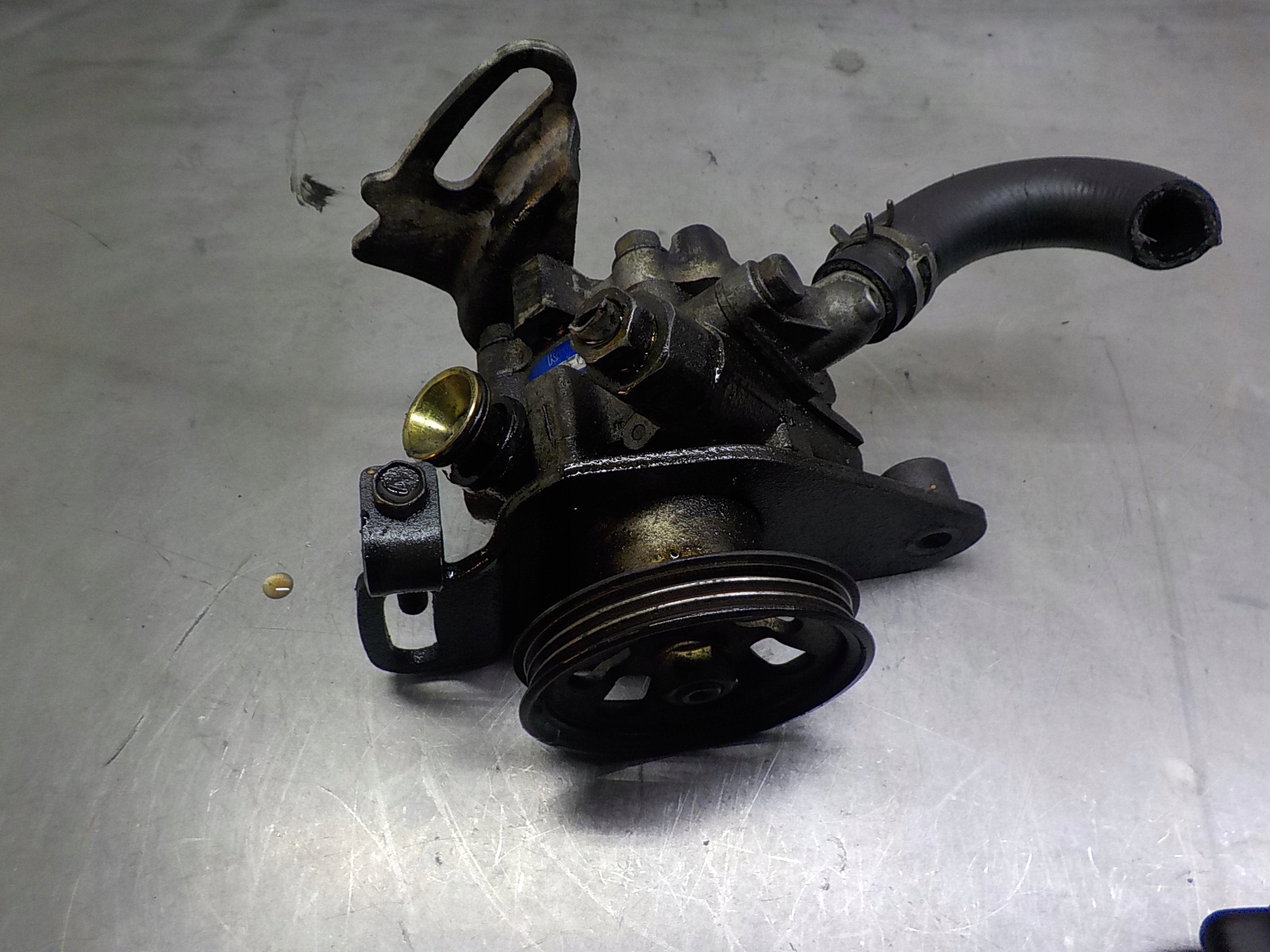 DAIHATSU GRAN MOVE 1.6 servo pump KOYO