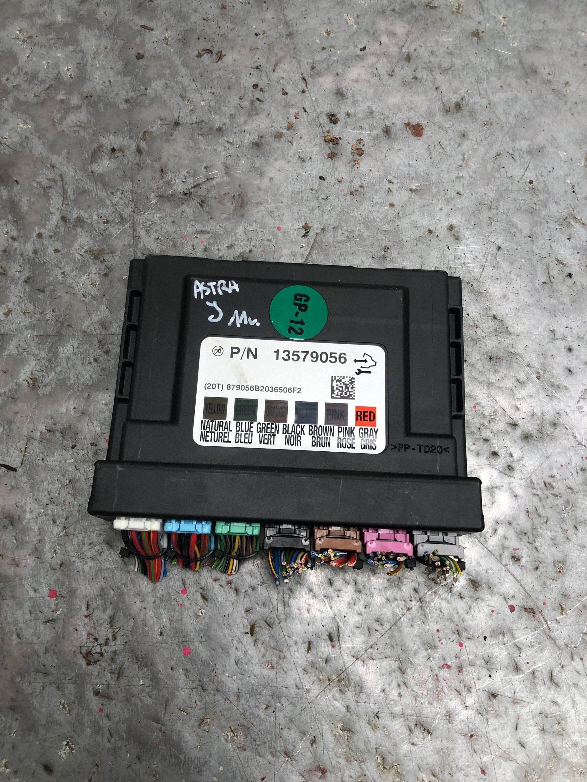 module control unit KOMFORTU OPEL ASTRA J 13579056