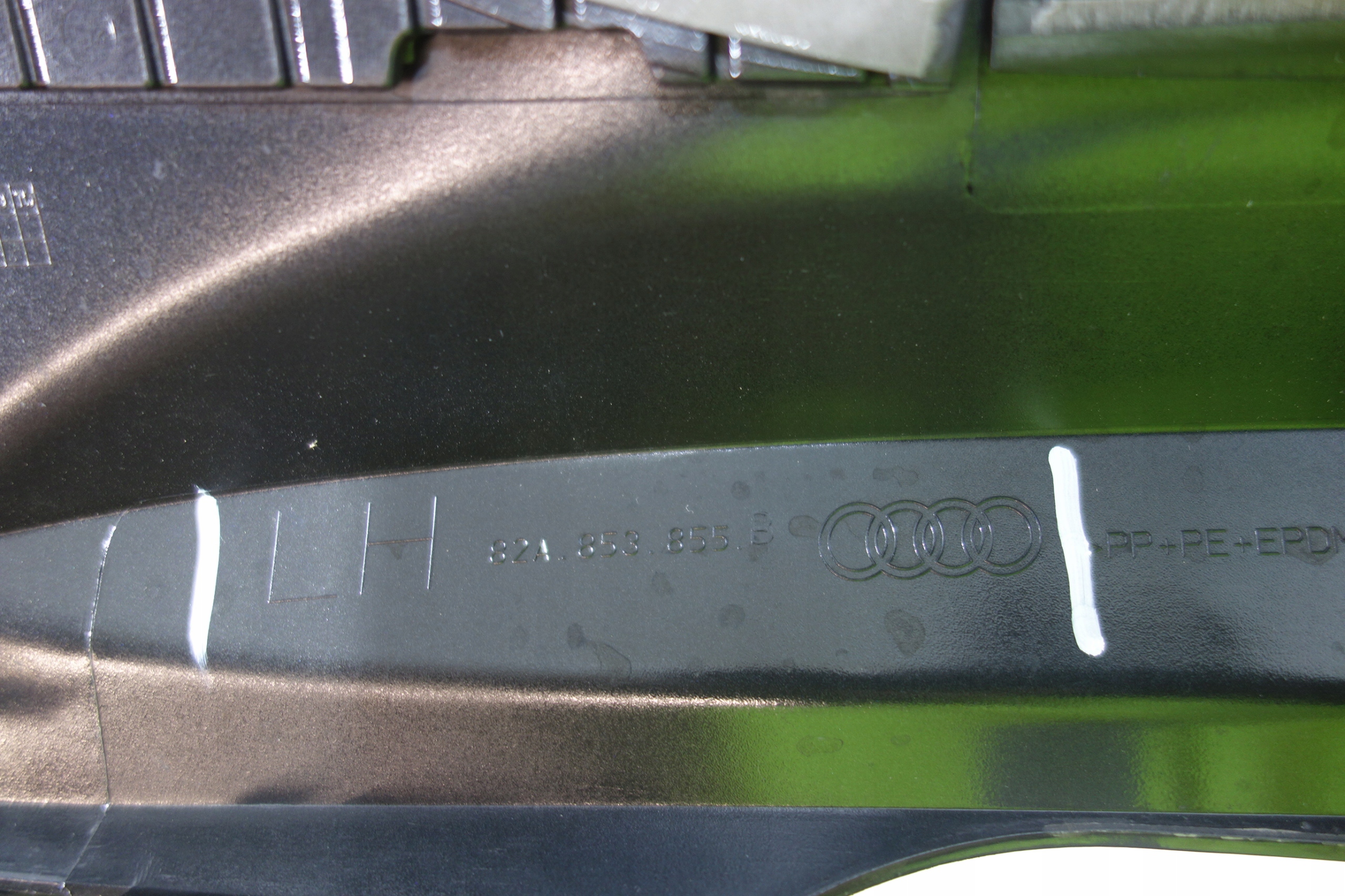 Audi A1 82A молдинг порога 82A853855B оригинал