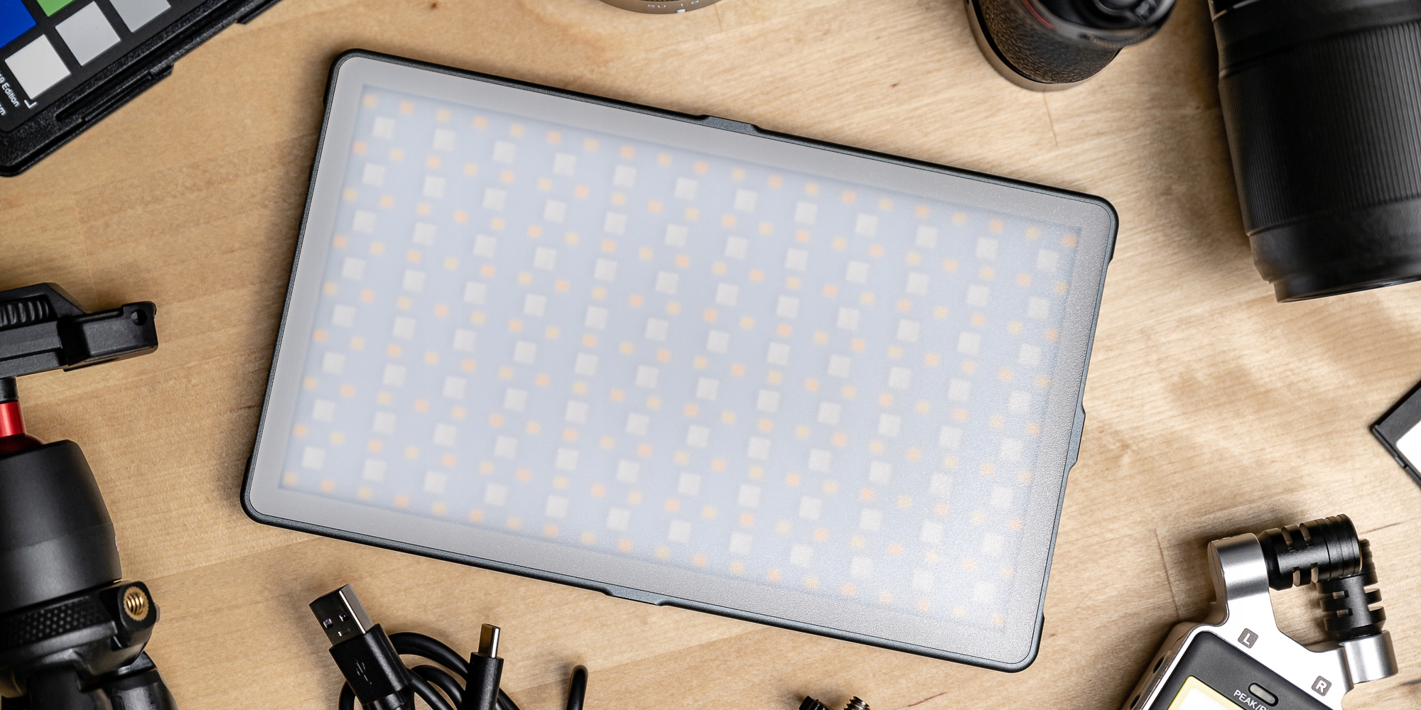 Lampa LED Newell RGB-W Rangha Max _ OUTLET Temperatura barwowa 3200 K