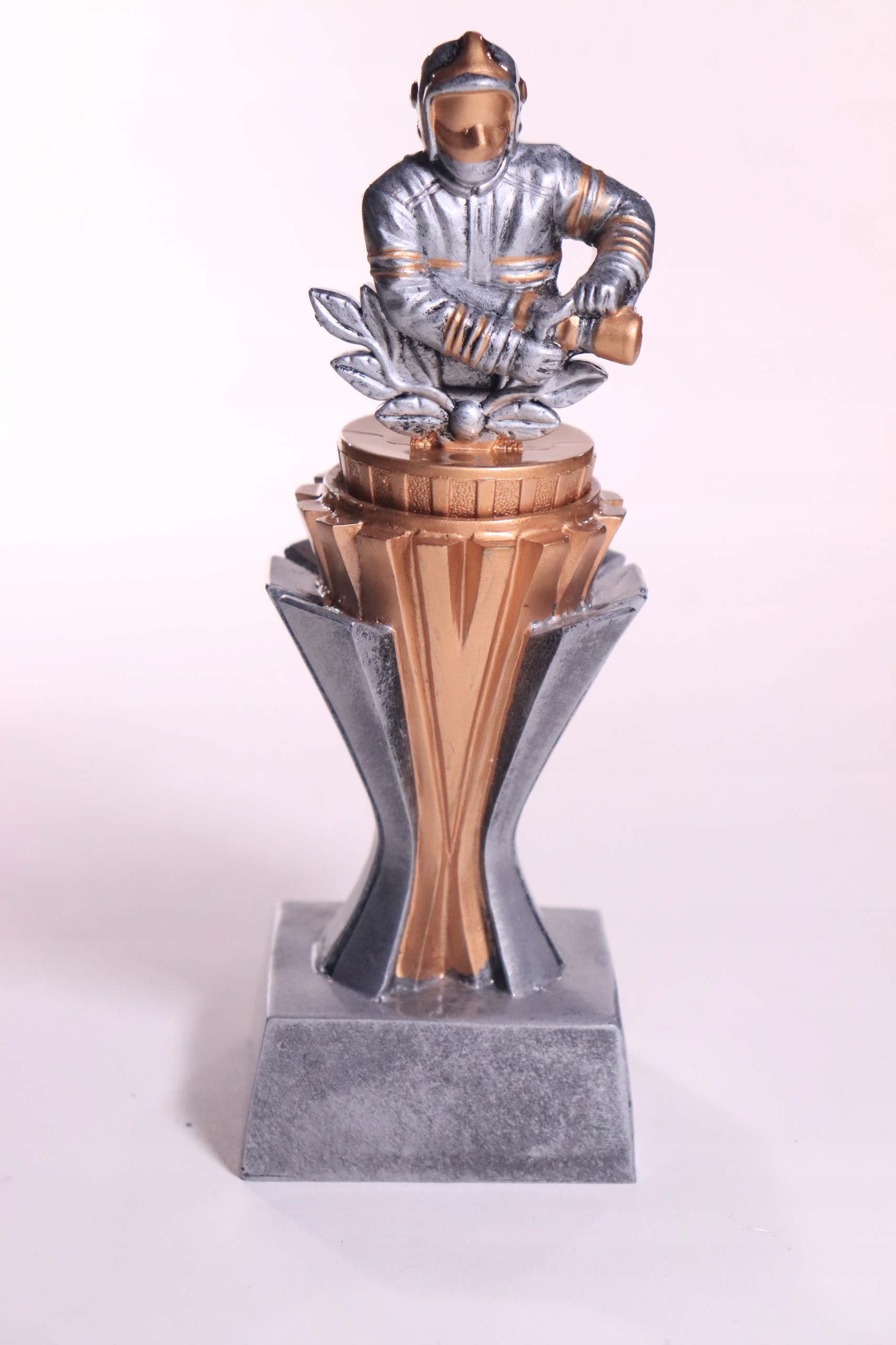 

Statuetka figurka strażak 21 cm