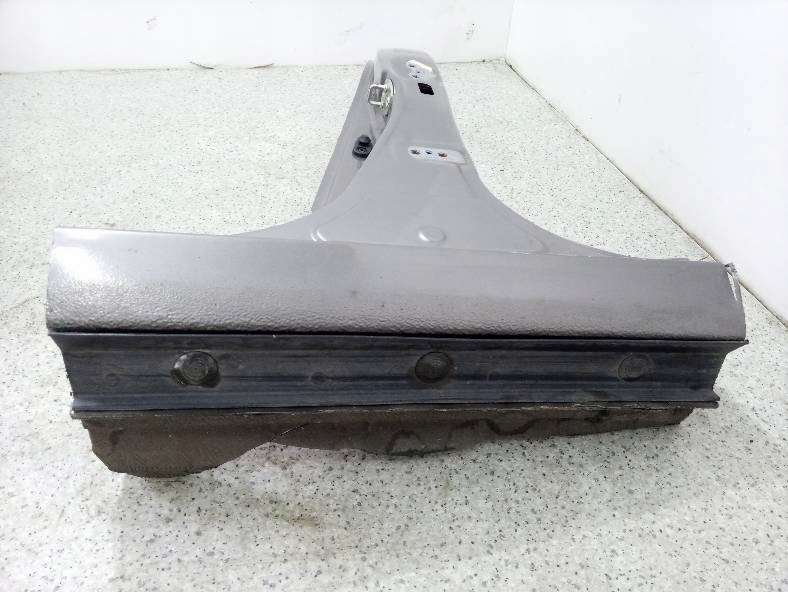 quarter bodywork pillar B left driver´s Toyota Yaris III (2011-)