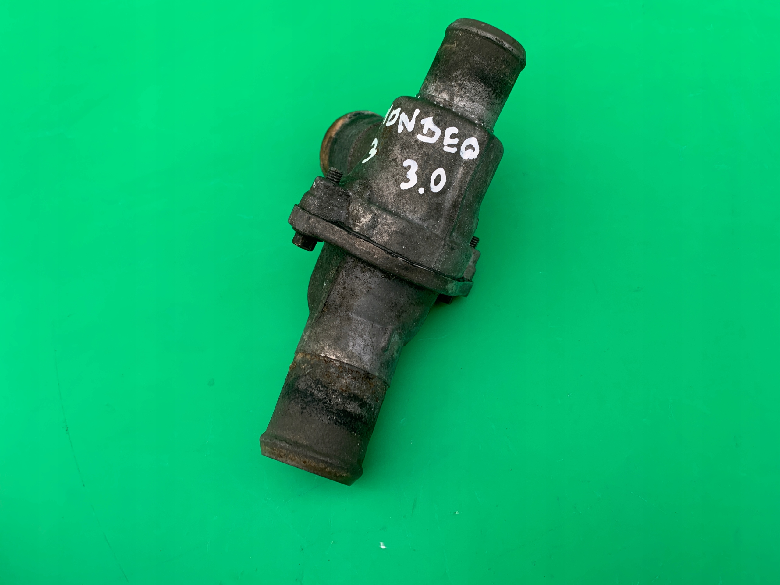 OBUDOWA TERMOSTATU TERMOSTAT FORD MONDEO MK3 ST220 3.0 V6 00- F6ZE-8A587-BA Typ samochodu Samochody osobowe