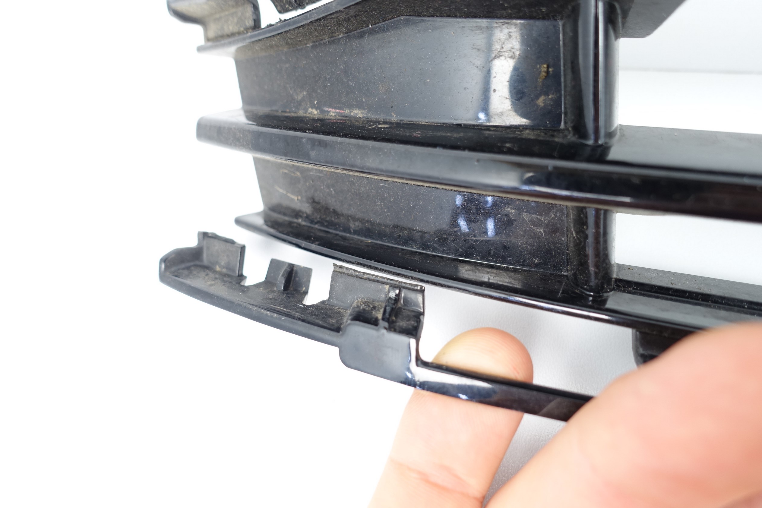 Lüftungsgitter der Stoßstange mitte VOLVO V40 12-19 31283743