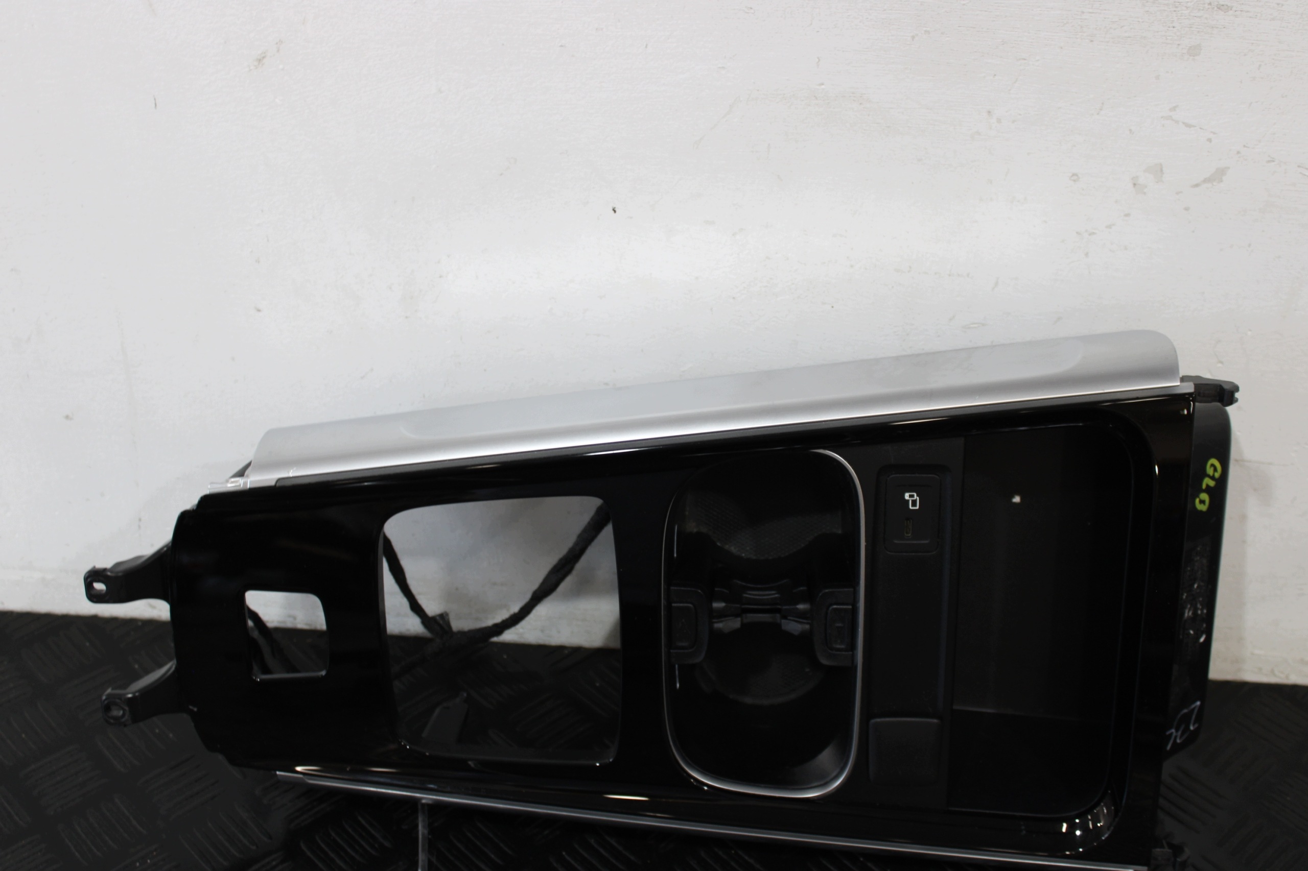 DEKOR frame TUNELU SRODKOWEGO MERCEDES GLB X247