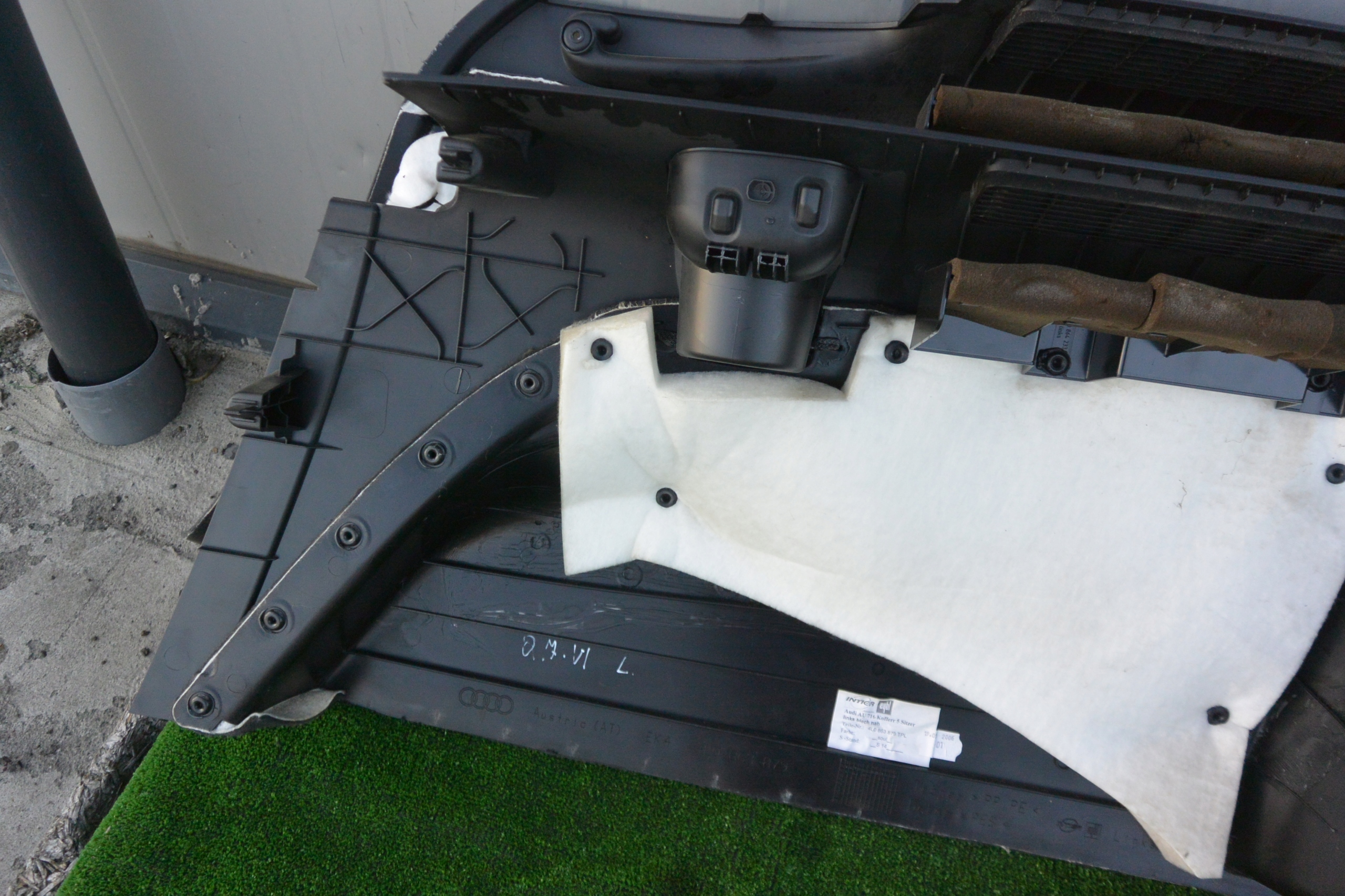 boot upholstery KPL 5 MIEJSC AUDI Q7 4L