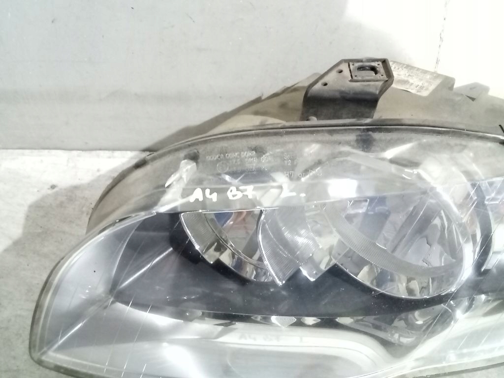 Audi A4 B7 light left front front 8E0941003AJ