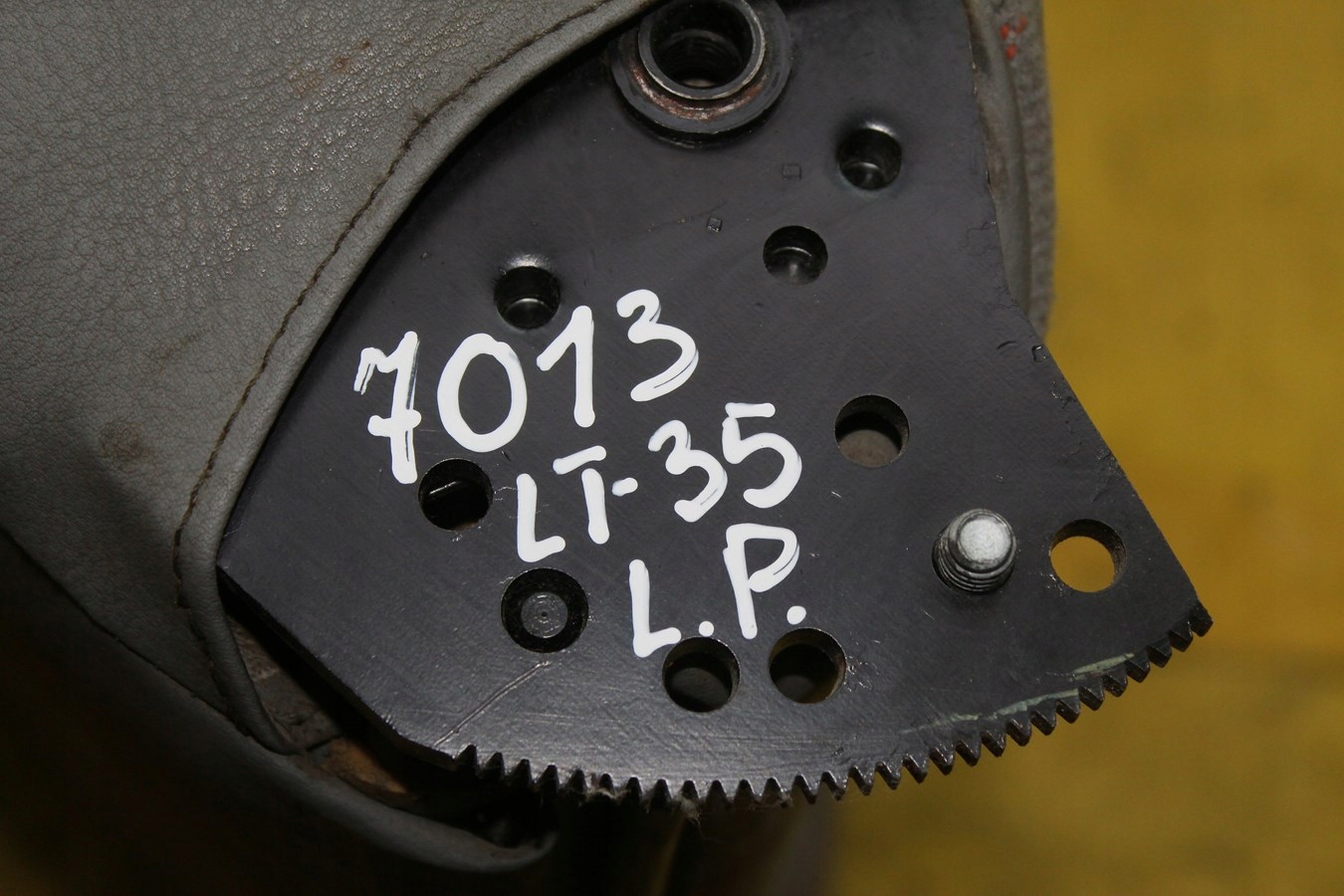 кресло передний левый vw LT 35 46 28