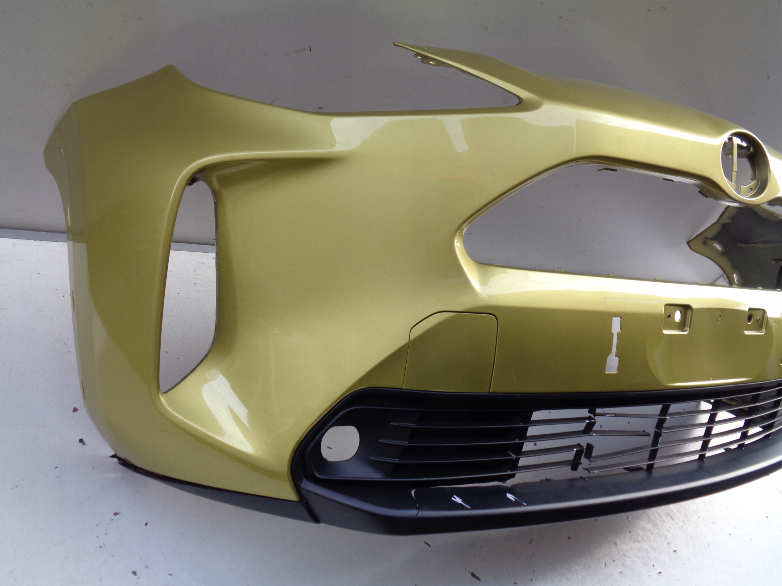front bumper TOYOTA YARIS CROSS 20- NR 45083