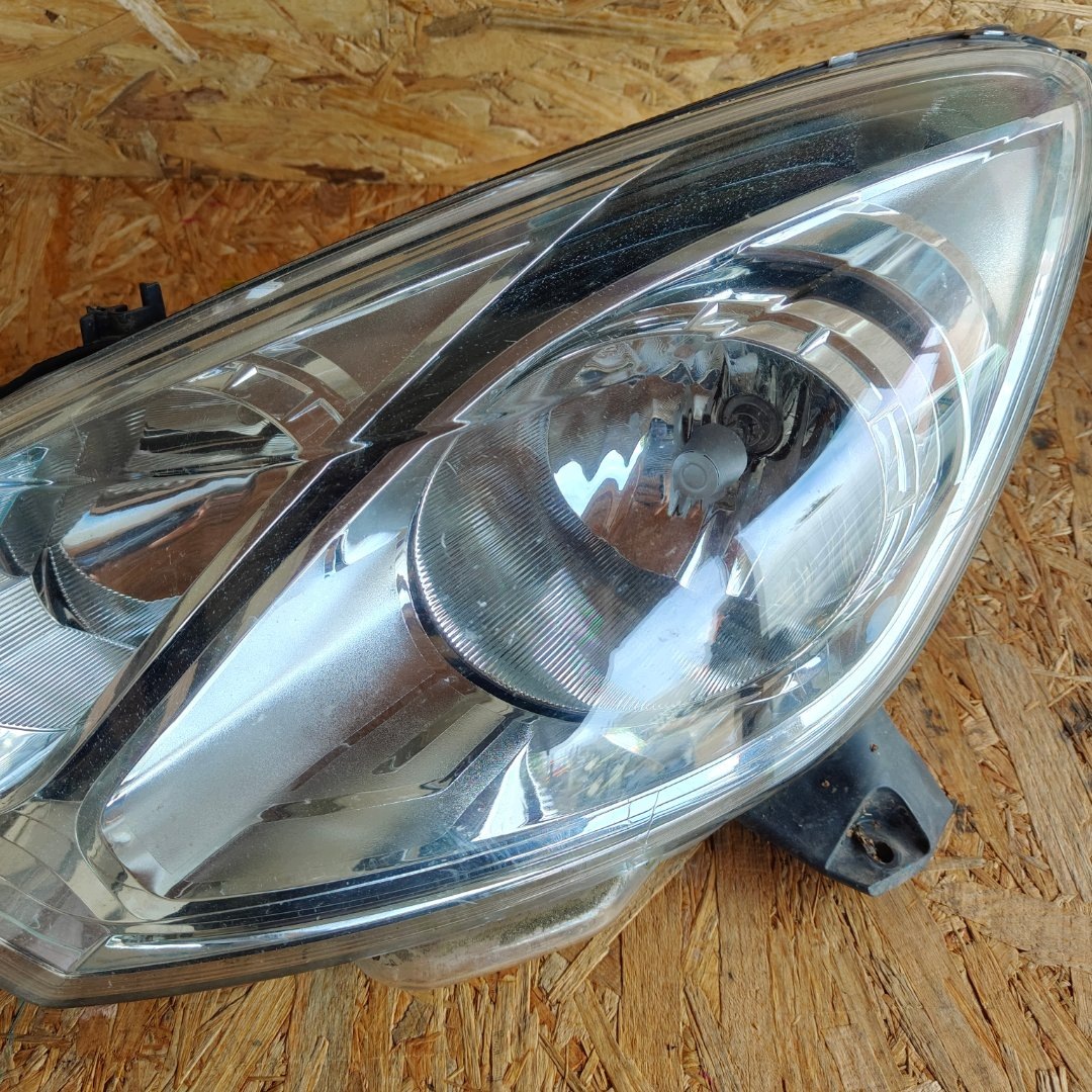 REFLEKTOR left light CITROEN C3 II DS3 9677038280-04 fog light front