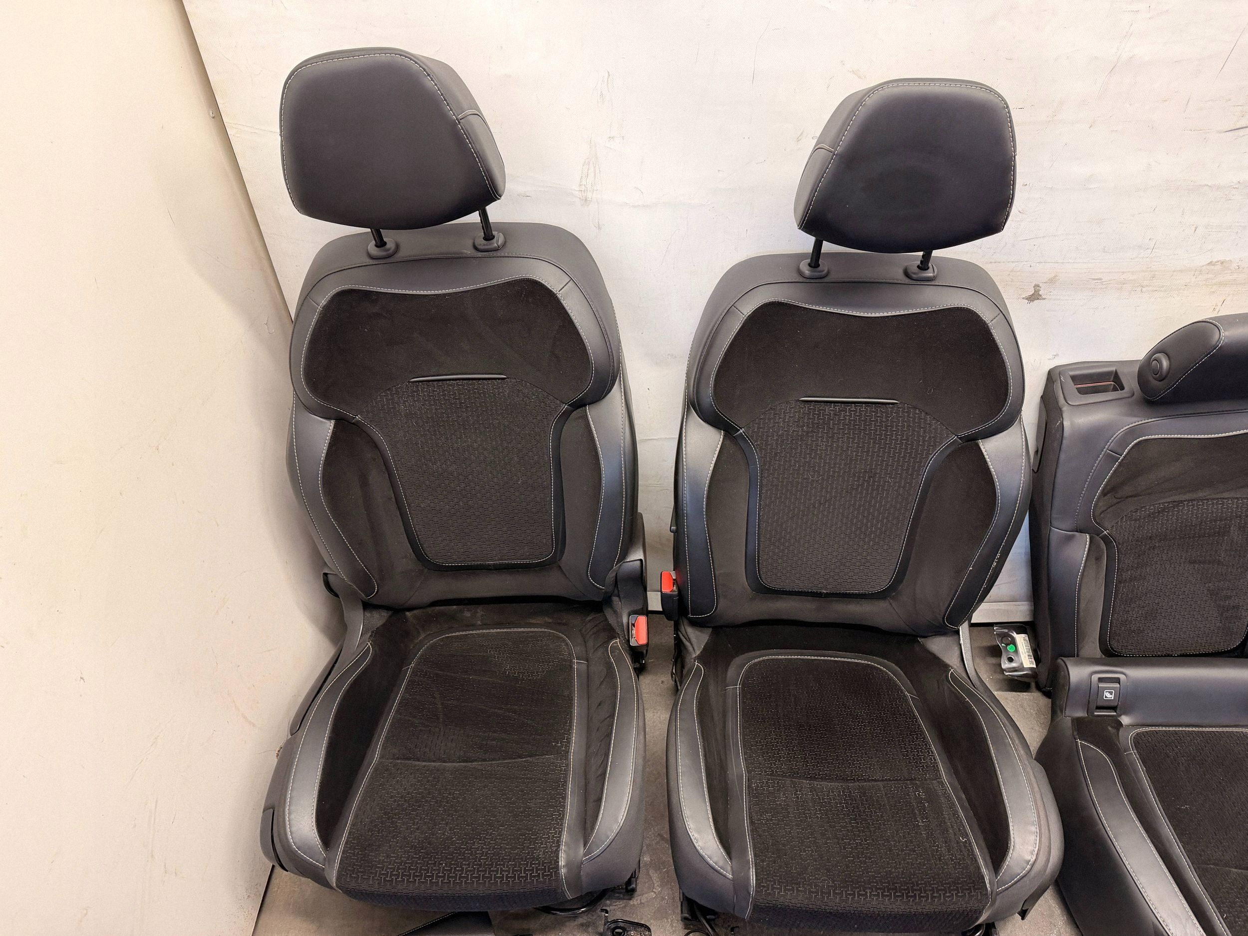 Renault Megane IV KOMBI ülés ülések vezető utas hátsó ülés oldalsó KPL