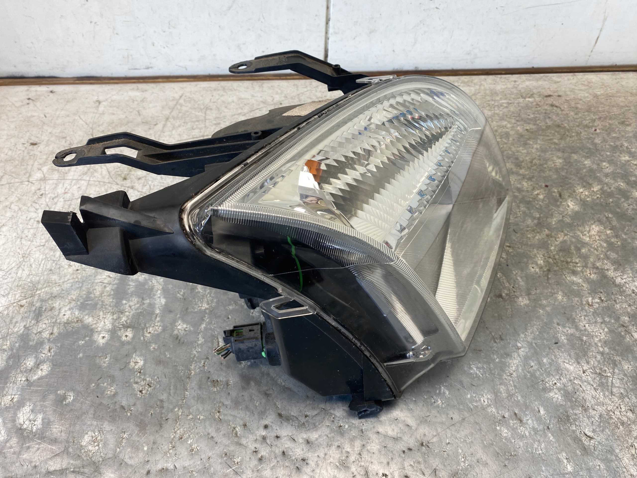 light right front FORD FUSION 246898-00R