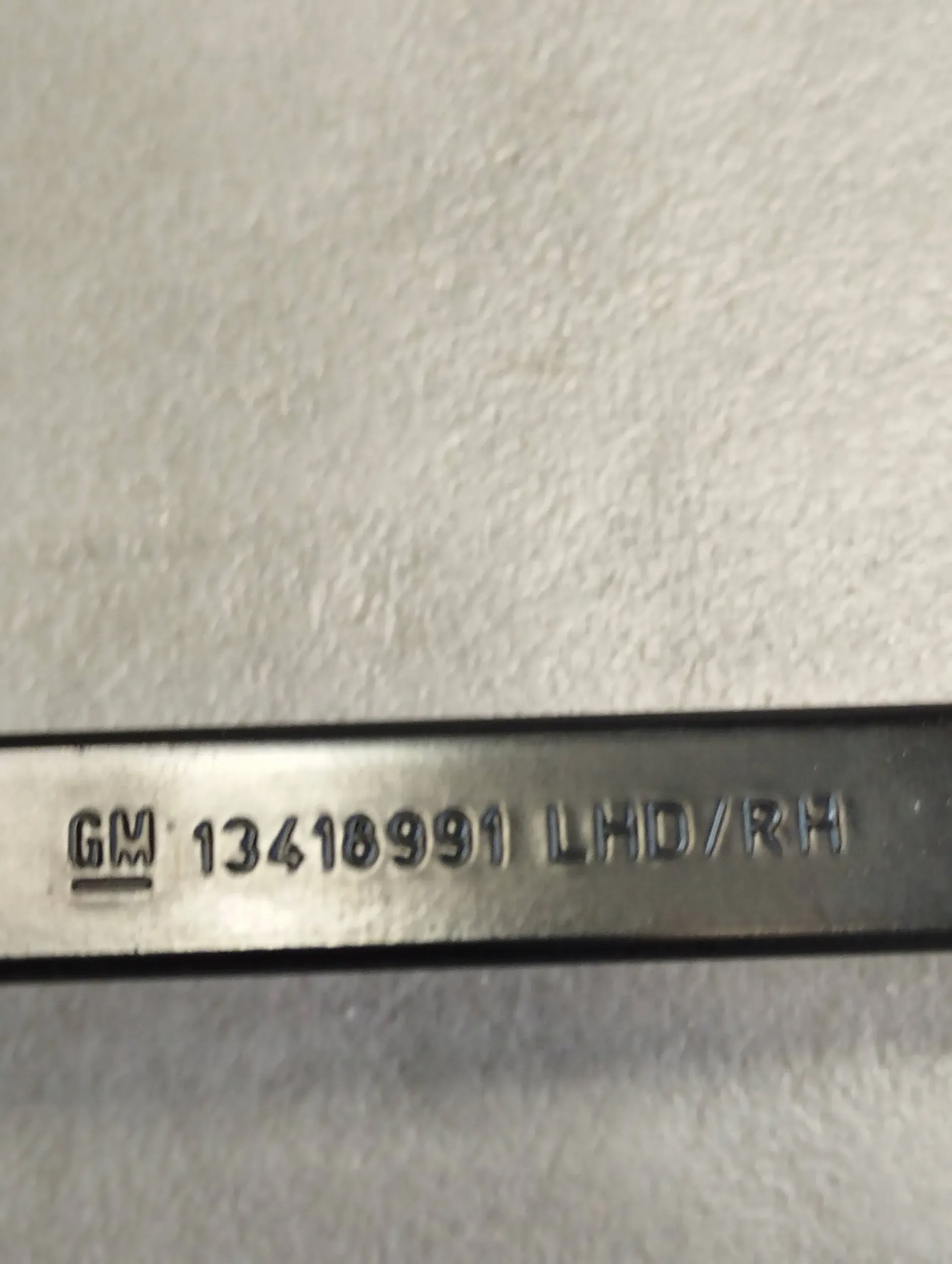 Opel Astra K wiper arm right 13418991