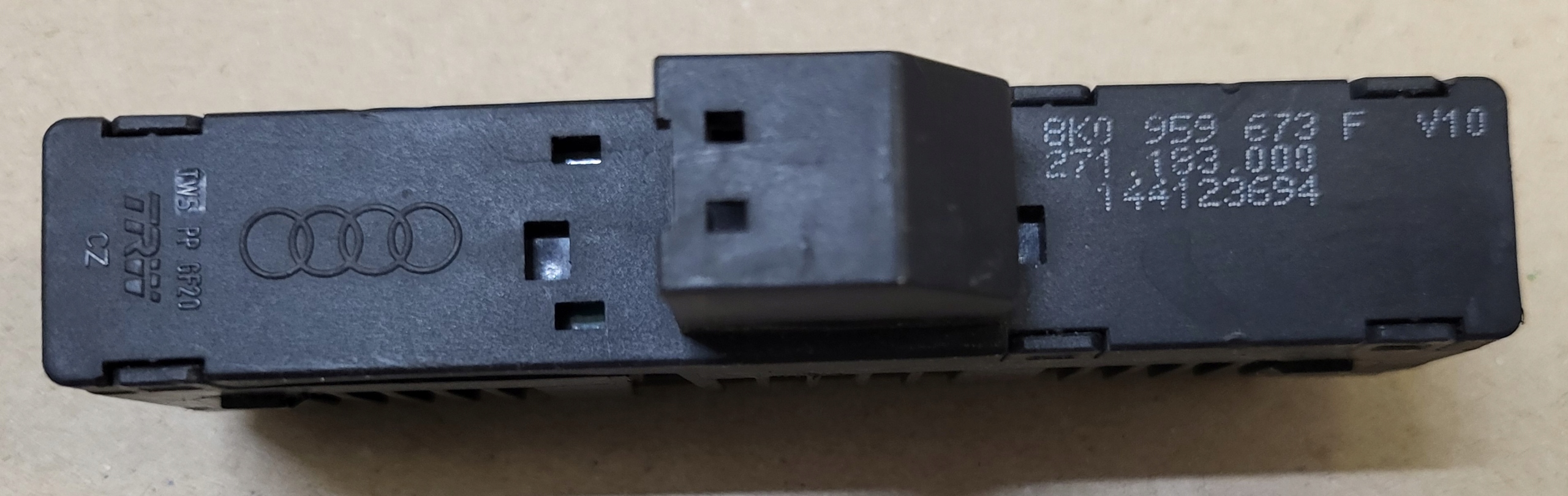 switch button PANEL ESP TRAKCJI AUDI A4 B8 8K A5 8T 8K0959673F OE EU