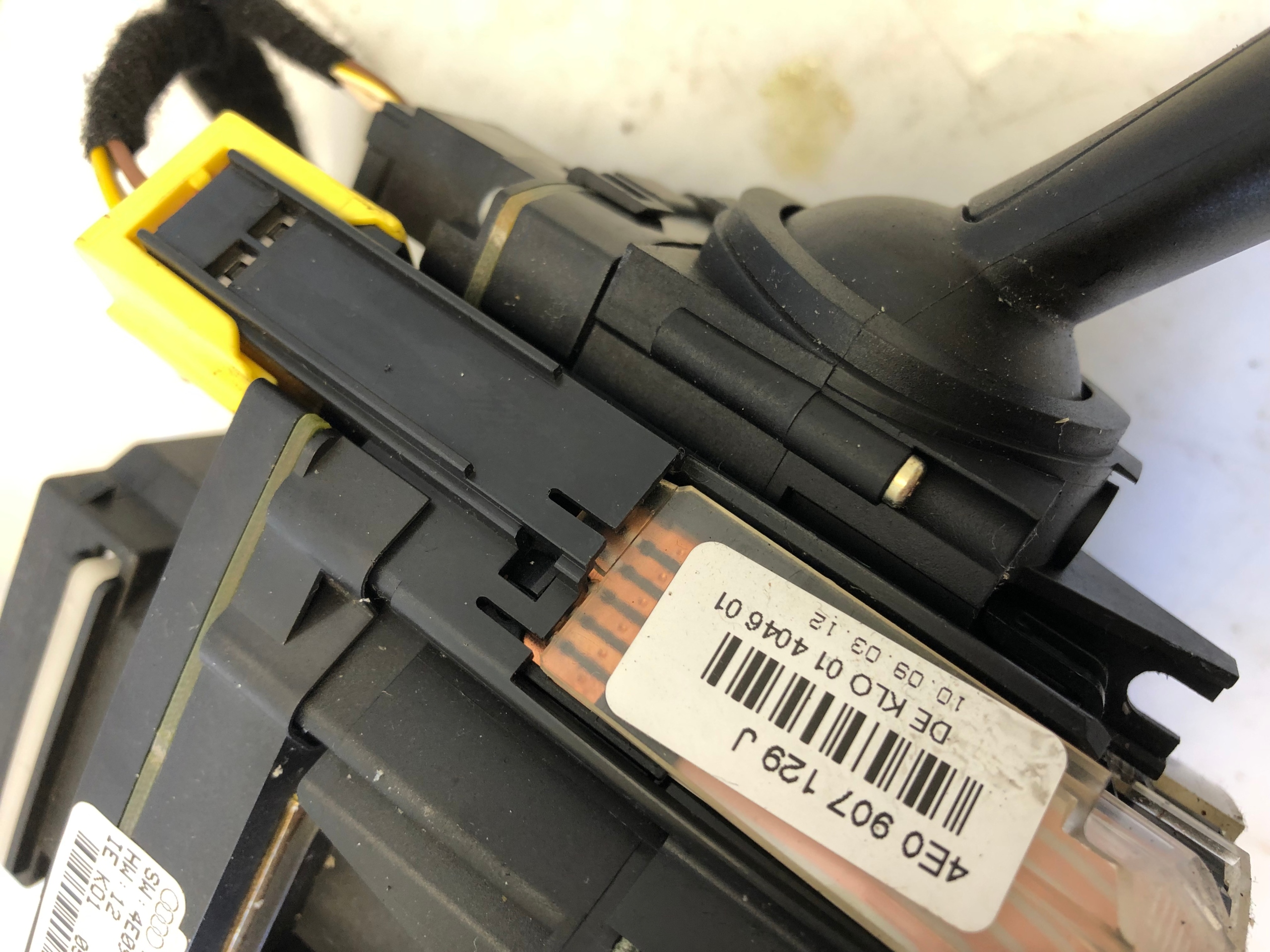 steering wheel levers and controls 4E0953549 AUDI A8 D3