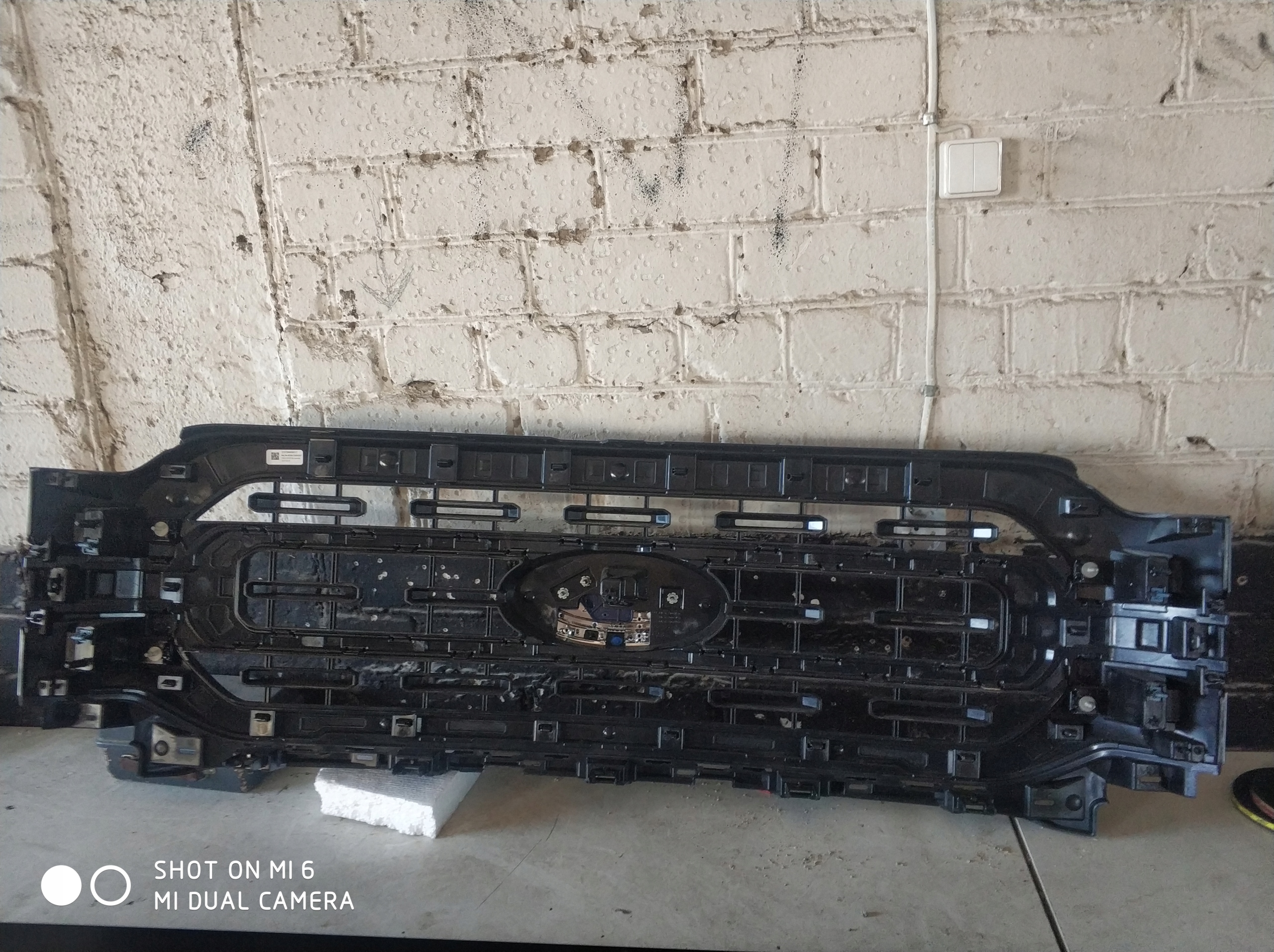 ATRAPA GRILL ZDERZAKA FORD F150 ML3Z-8200-DA MAT Producent części FoMoCo