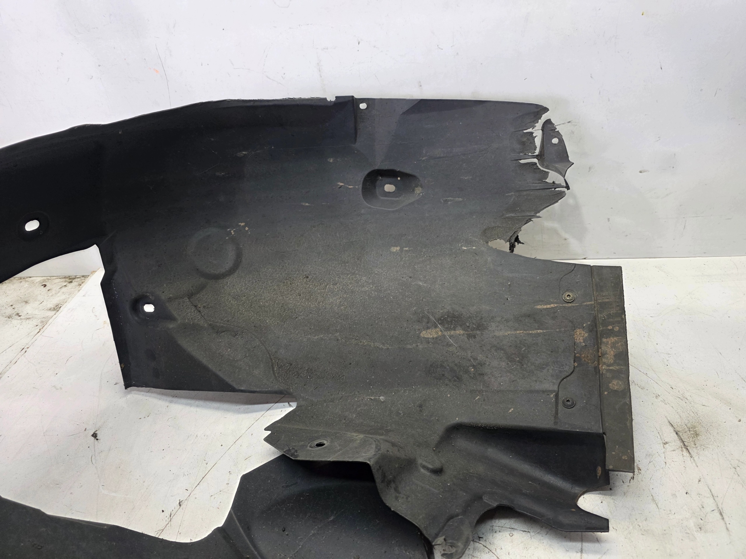 mudguard plastic right front AUDI A4 B8 LIFT 8K0821172L *2*