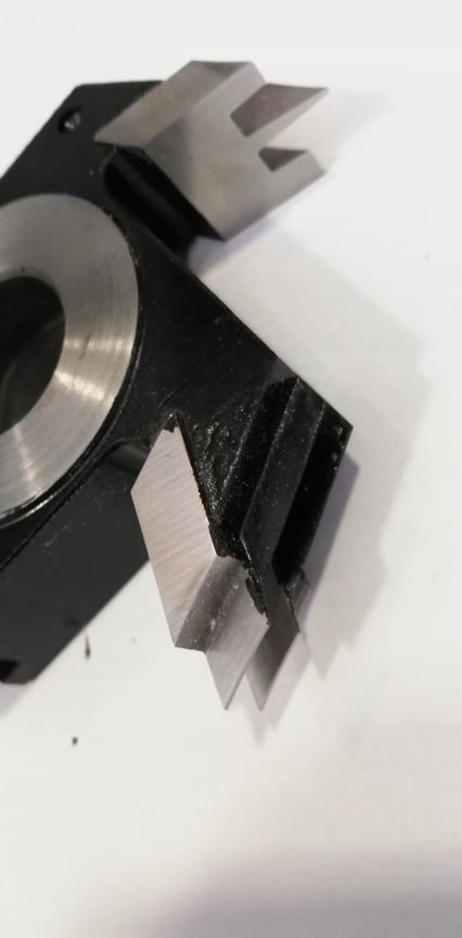 GLOBUS FREZ DO MIKROWCZEPÓW 140x30x29,5/4z HSS Marka Globus