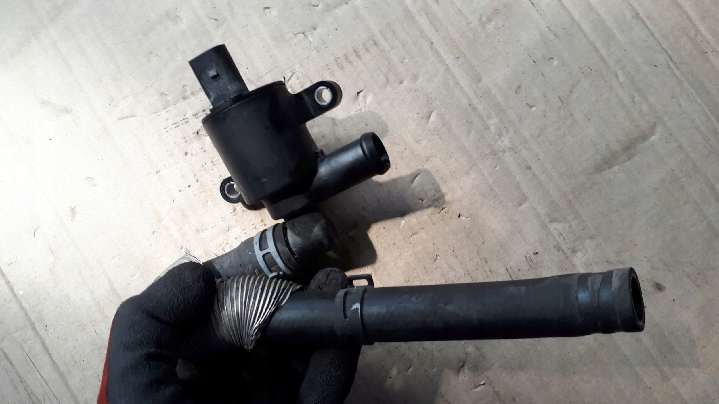 S6 C7 4G A6 Sensor ELEKTROMAGNETYCZNY 4H0121671B A7