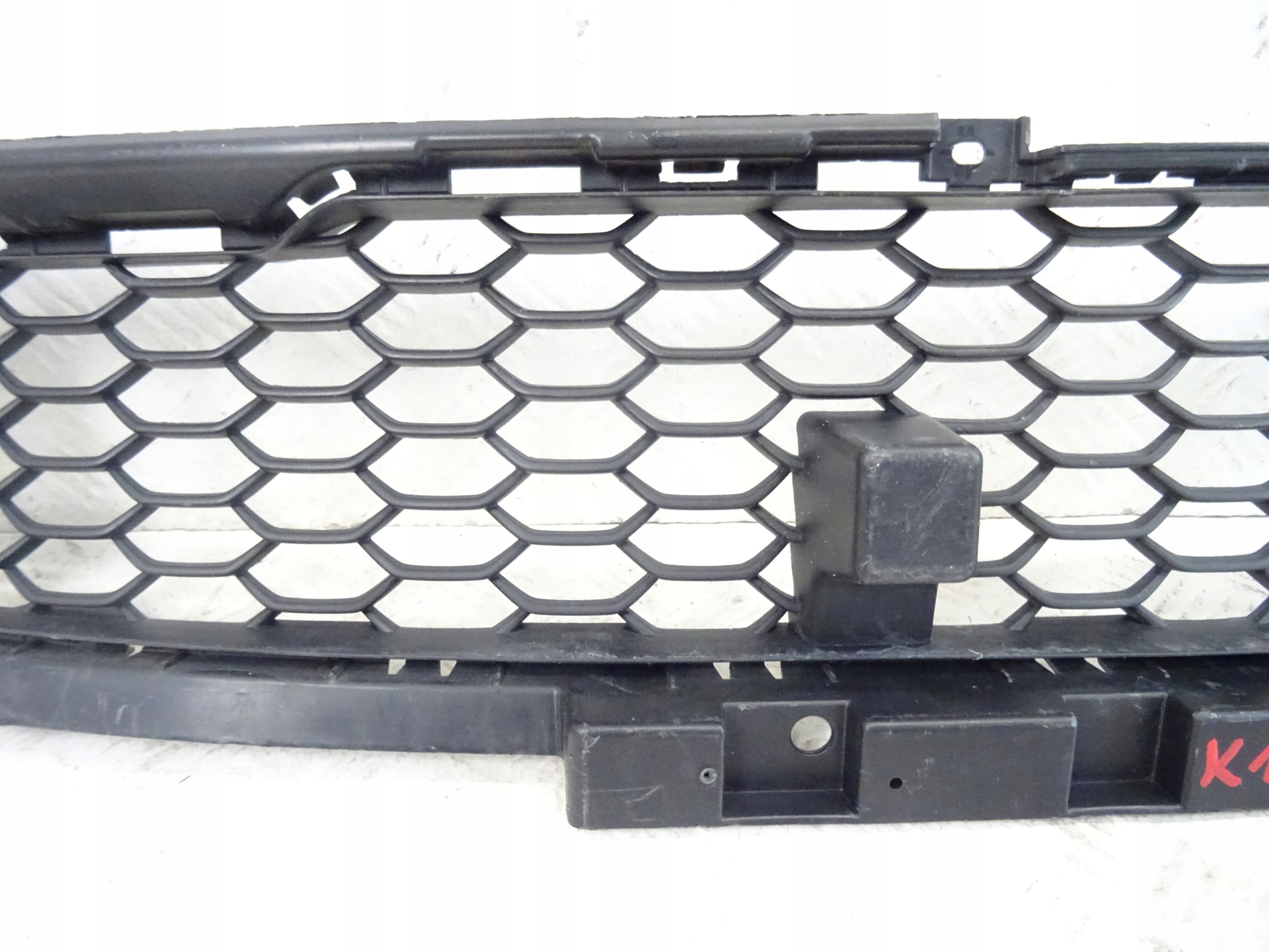grid of a bumper front front central MG ZS LIFT P10628332
