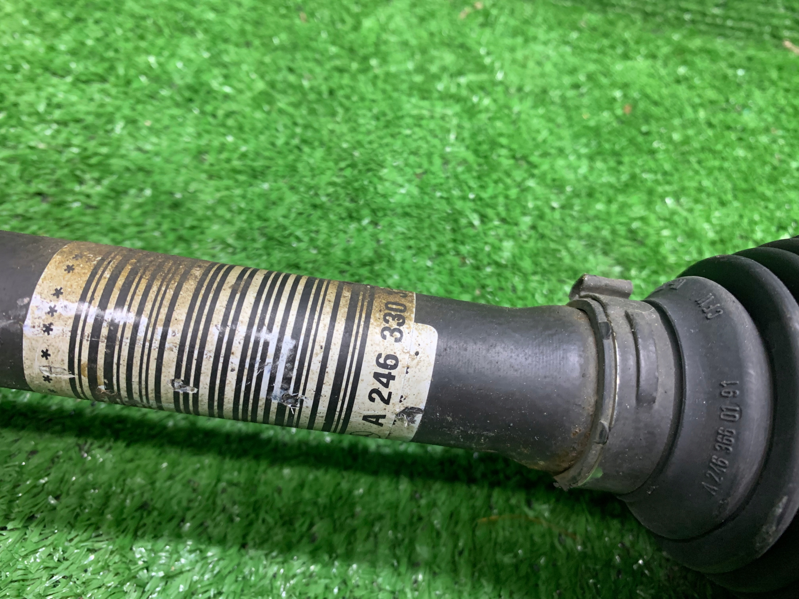 Mercedes A W176 W246 1.8 2.2 CDI semi-axis left front front A0246330310